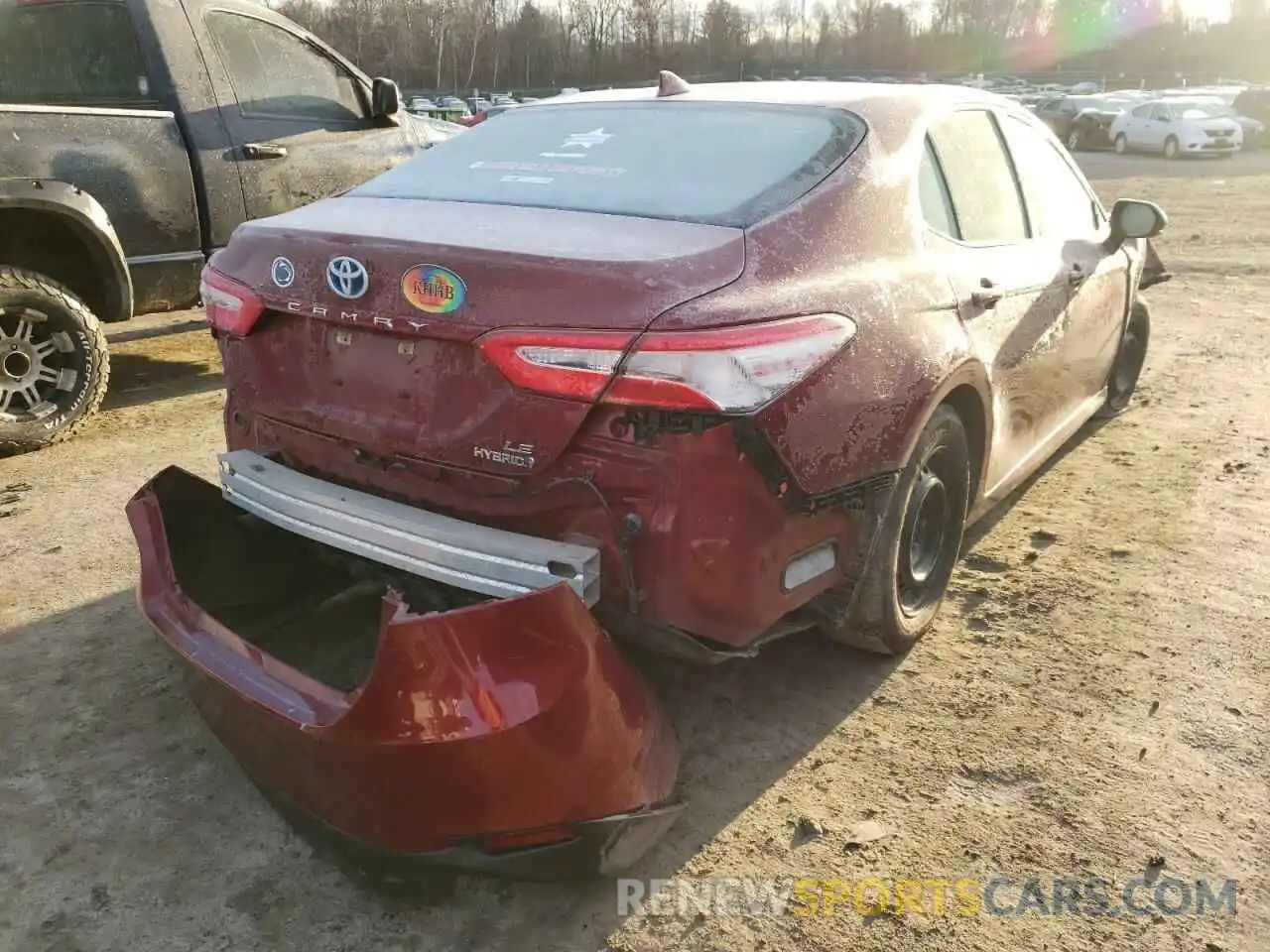 4 Photograph of a damaged car 4T1B31HK5KU510752 TOYOTA CAMRY 2019