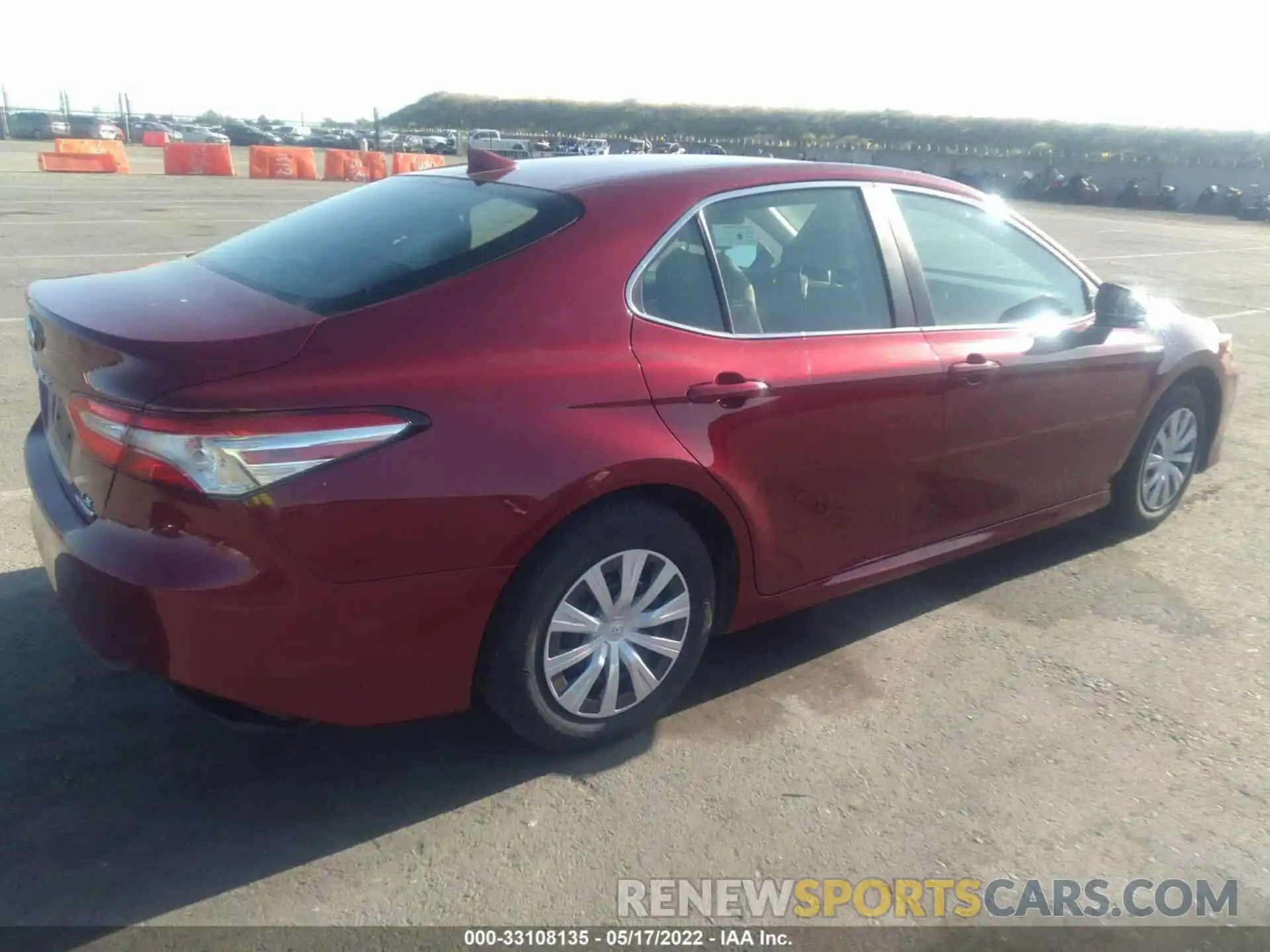 4 Photograph of a damaged car 4T1B31HK5KU510847 TOYOTA CAMRY 2019