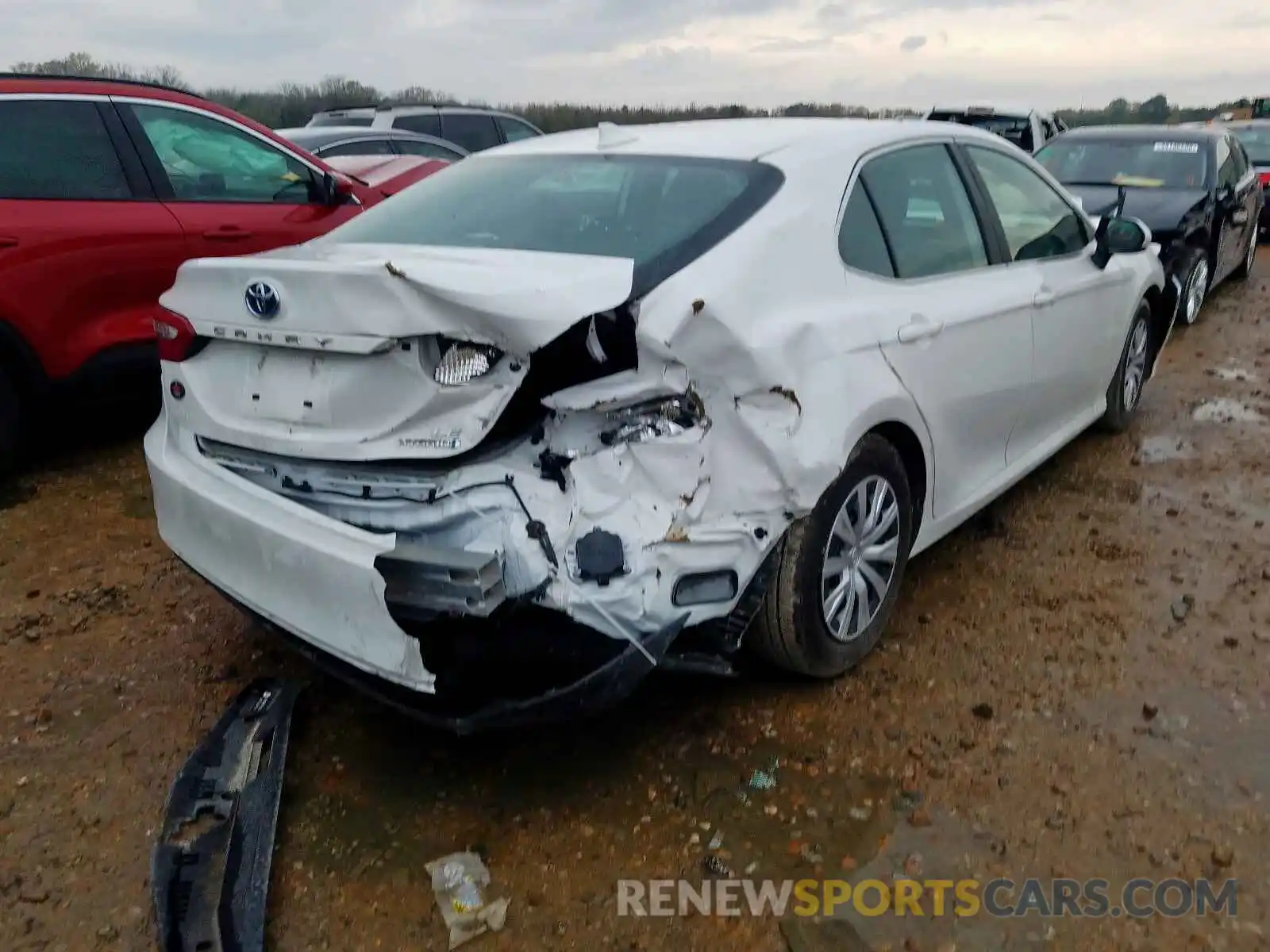 4 Photograph of a damaged car 4T1B31HK5KU511691 TOYOTA CAMRY 2019