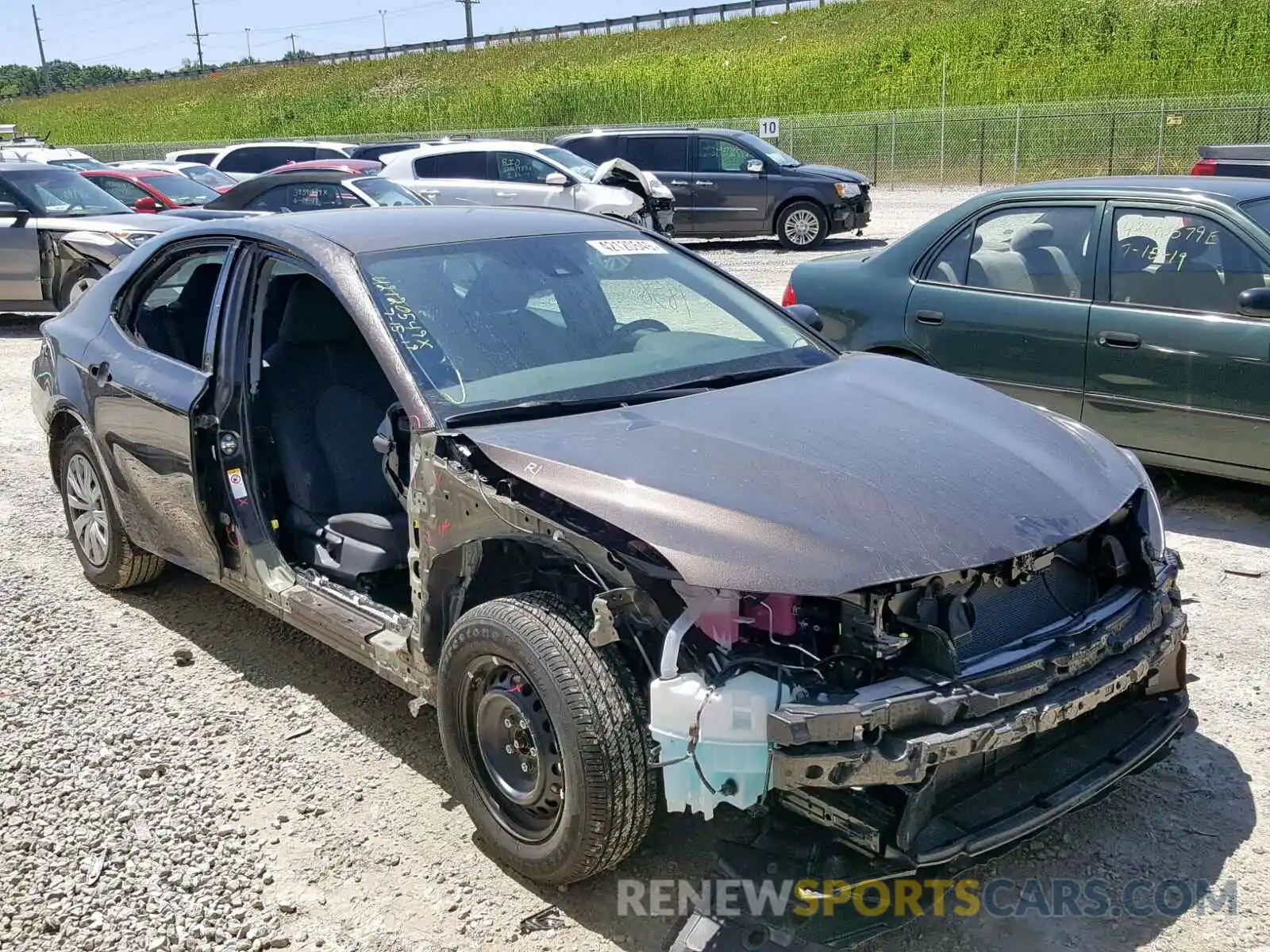 1 Photograph of a damaged car 4T1B31HK5KU512601 TOYOTA CAMRY 2019