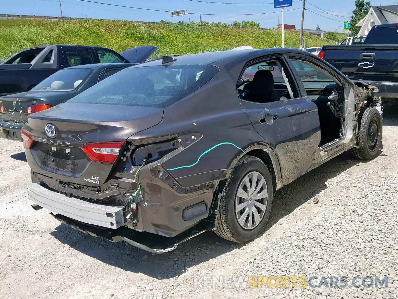 4 Photograph of a damaged car 4T1B31HK5KU512601 TOYOTA CAMRY 2019