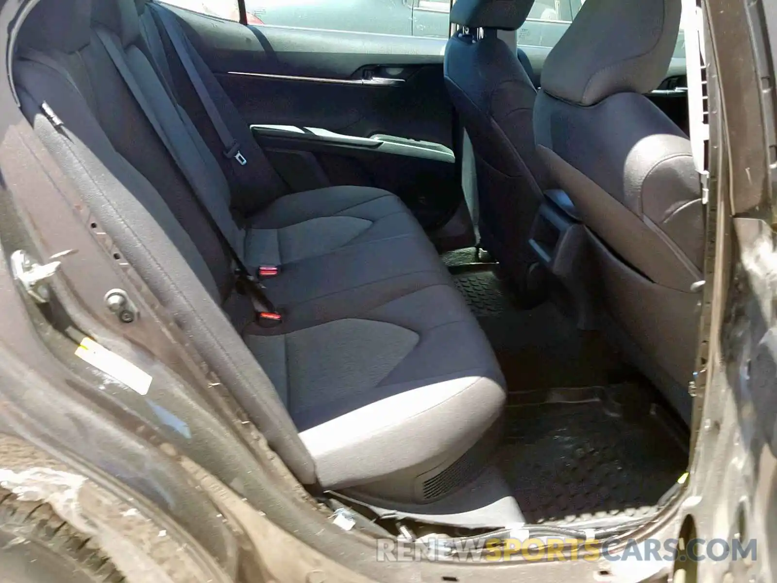 6 Photograph of a damaged car 4T1B31HK5KU512601 TOYOTA CAMRY 2019