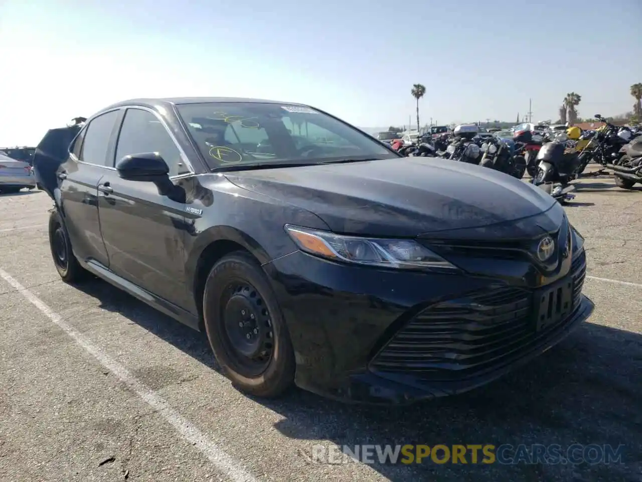 1 Photograph of a damaged car 4T1B31HK5KU513487 TOYOTA CAMRY 2019