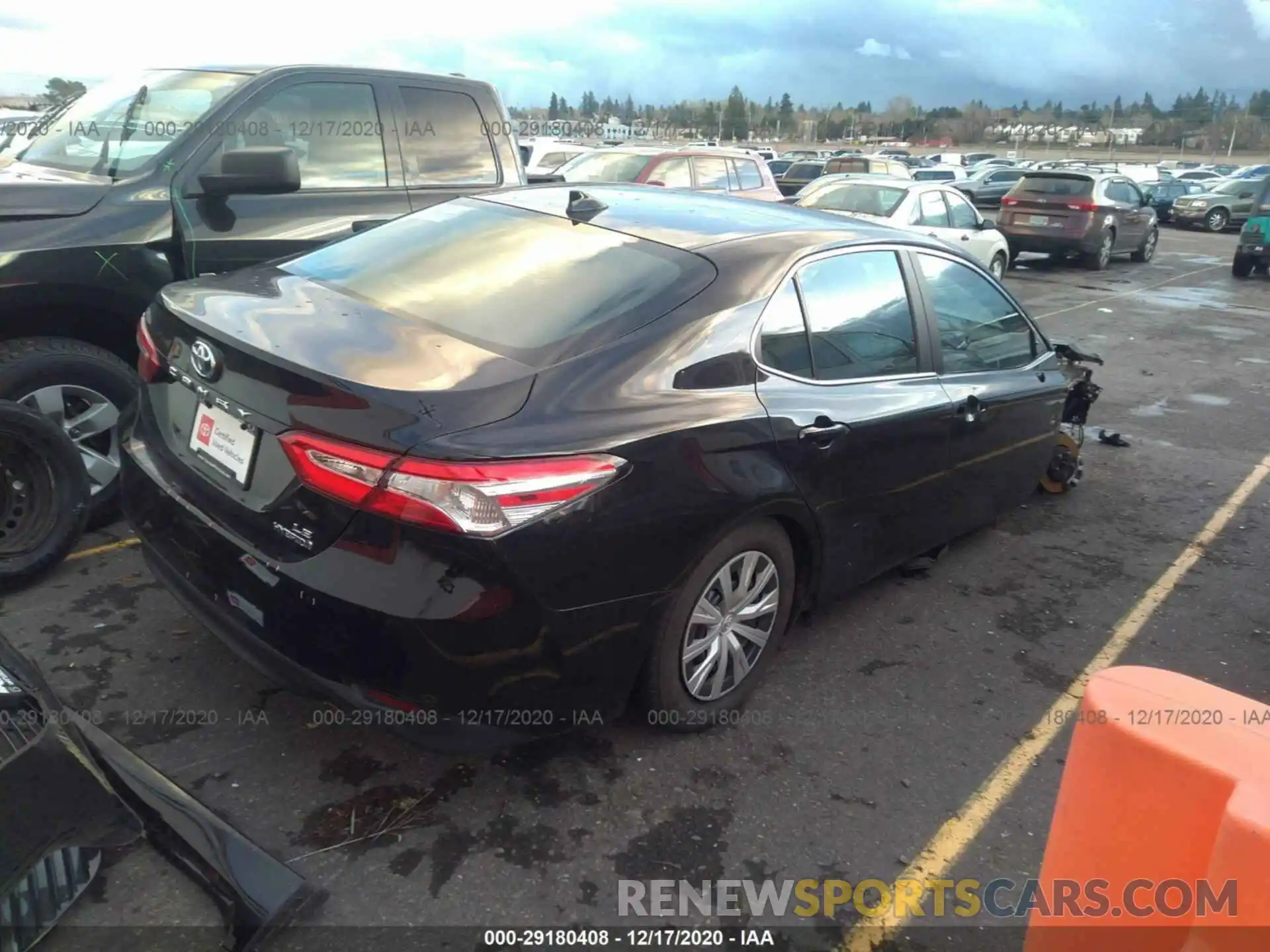 4 Photograph of a damaged car 4T1B31HK5KU513862 TOYOTA CAMRY 2019