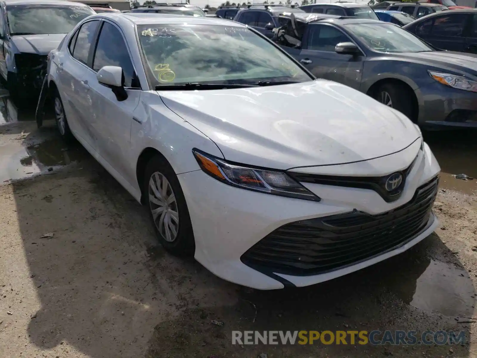 1 Photograph of a damaged car 4T1B31HK5KU515160 TOYOTA CAMRY 2019