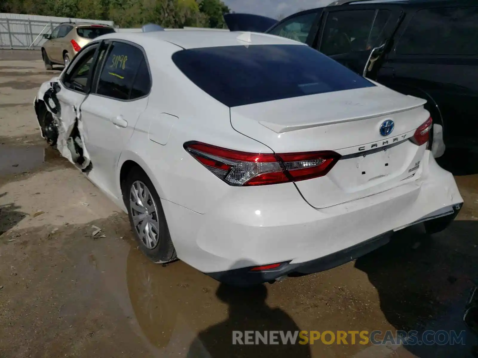 3 Photograph of a damaged car 4T1B31HK5KU515160 TOYOTA CAMRY 2019