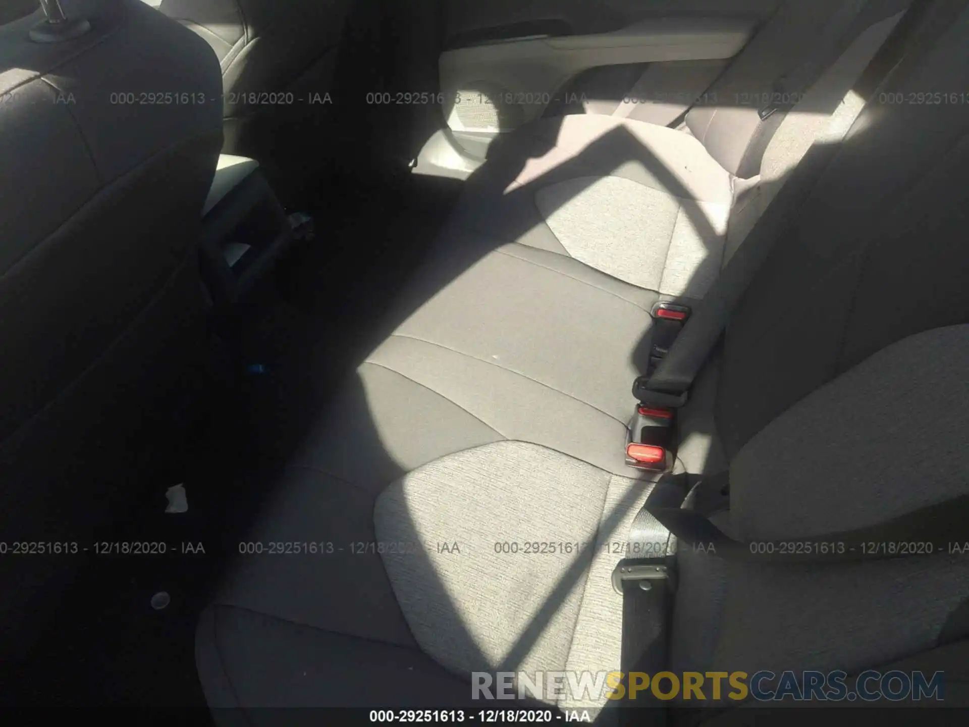 8 Photograph of a damaged car 4T1B31HK5KU515725 TOYOTA CAMRY 2019