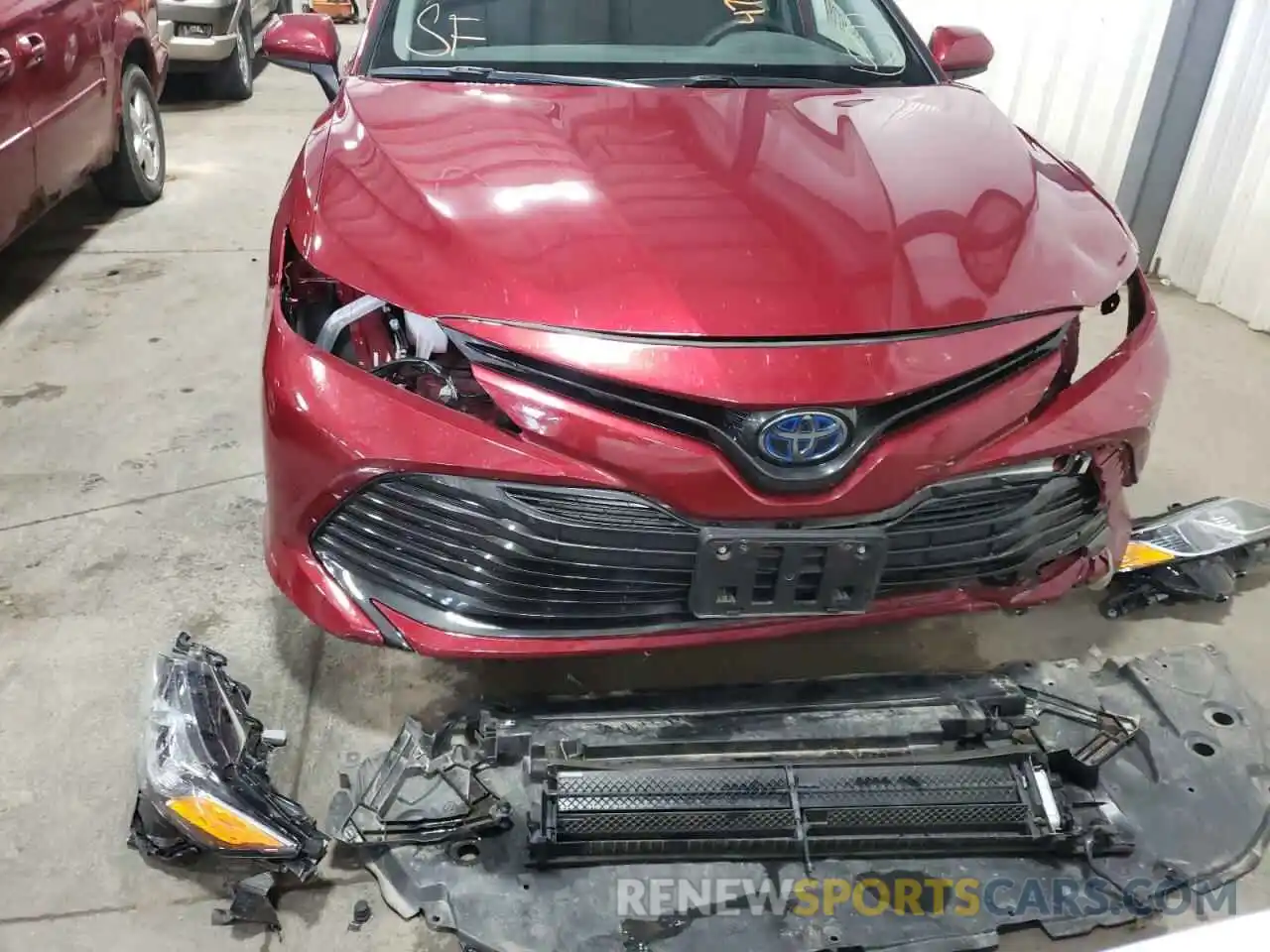 9 Photograph of a damaged car 4T1B31HK5KU516745 TOYOTA CAMRY 2019