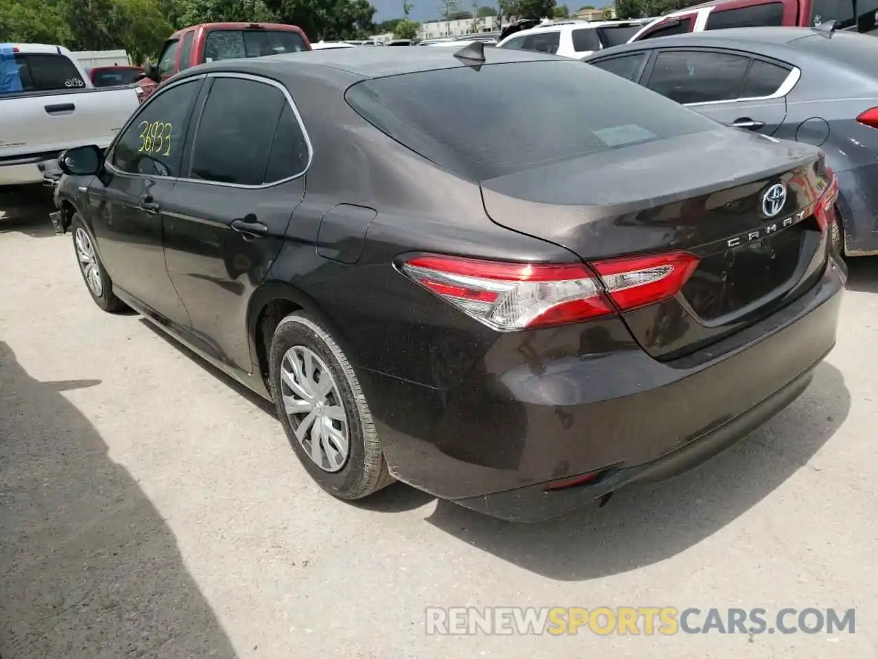 3 Photograph of a damaged car 4T1B31HK5KU517071 TOYOTA CAMRY 2019