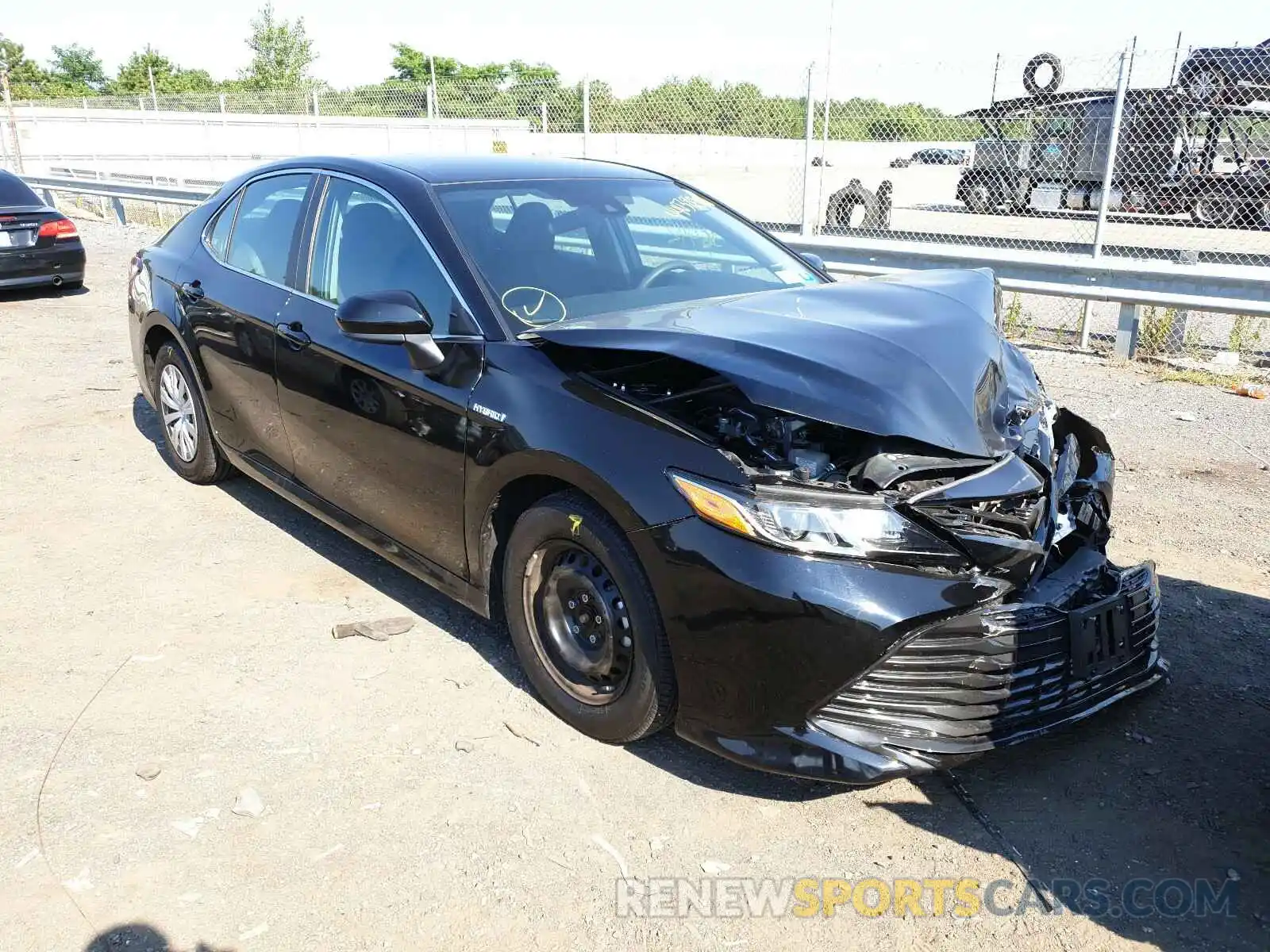 1 Фотография поврежденного автомобиля 4T1B31HK6KU005772 TOYOTA CAMRY 2019