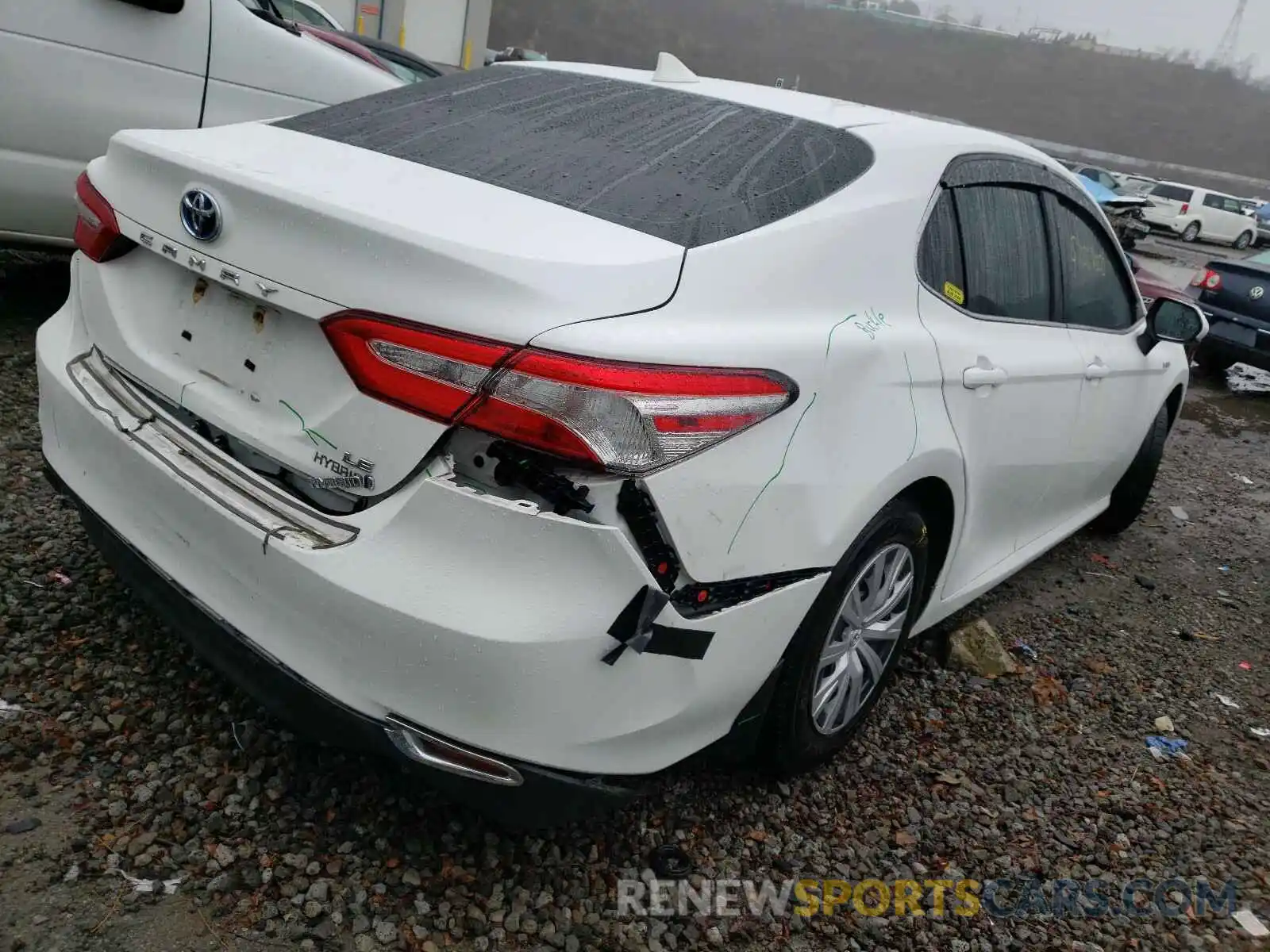 4 Photograph of a damaged car 4T1B31HK6KU006582 TOYOTA CAMRY 2019