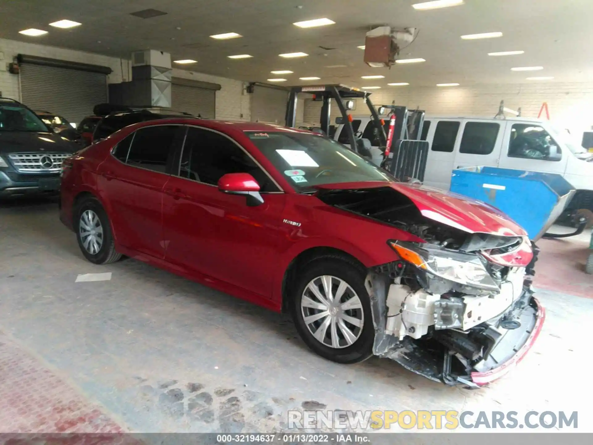 1 Photograph of a damaged car 4T1B31HK6KU007408 TOYOTA CAMRY 2019