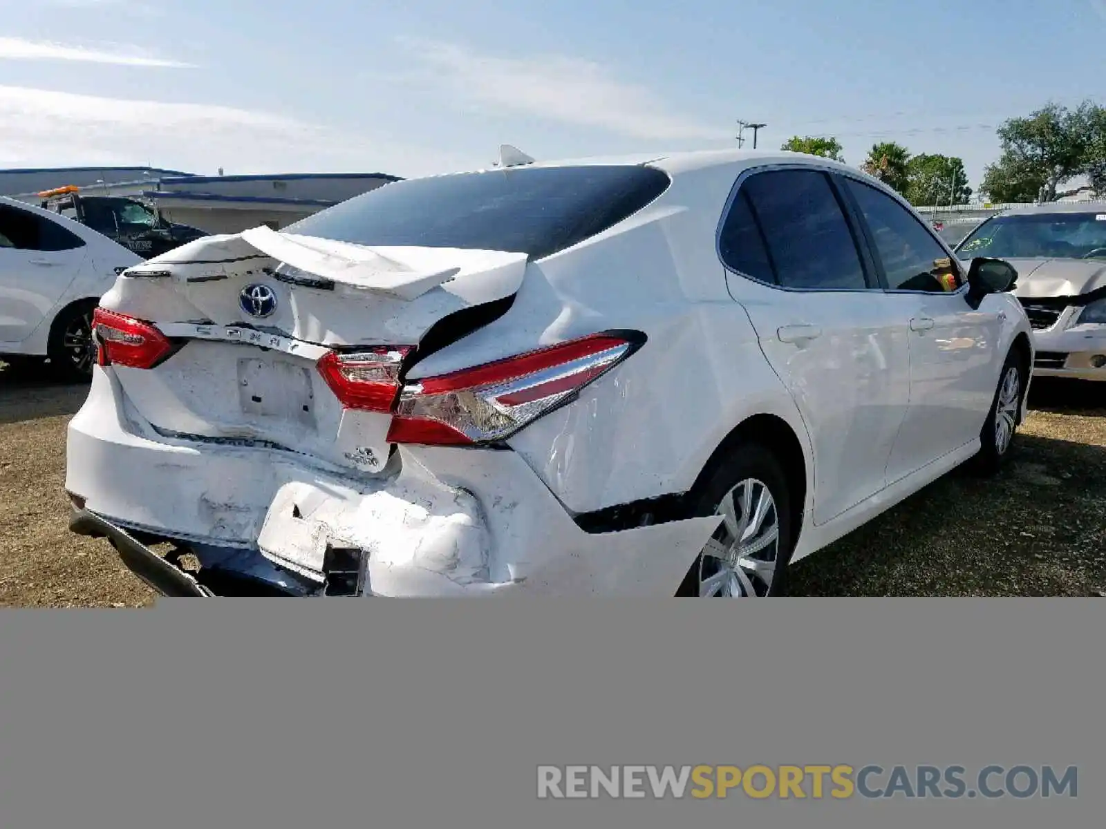 4 Photograph of a damaged car 4T1B31HK6KU007537 TOYOTA CAMRY 2019