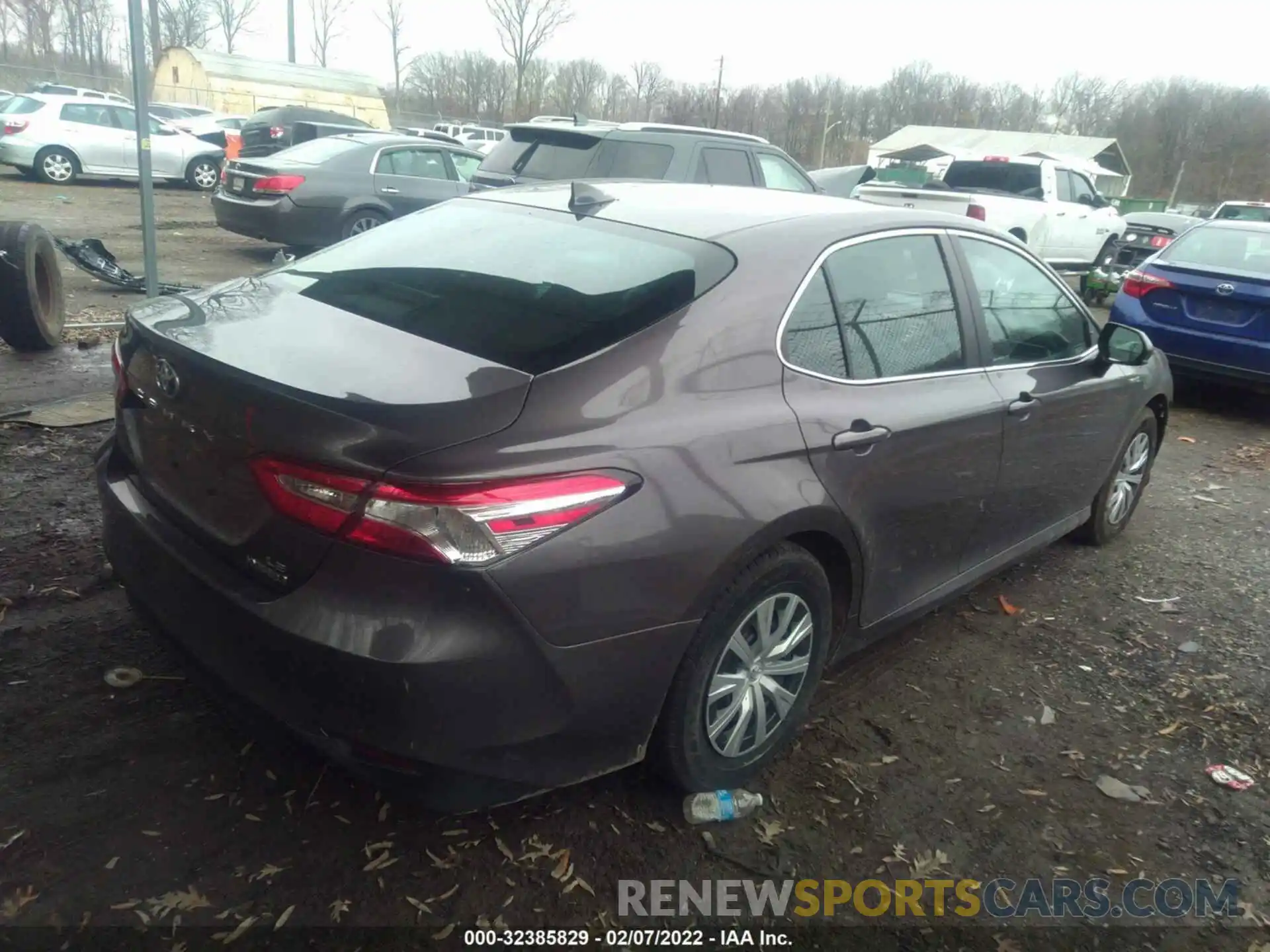 4 Photograph of a damaged car 4T1B31HK6KU509481 TOYOTA CAMRY 2019