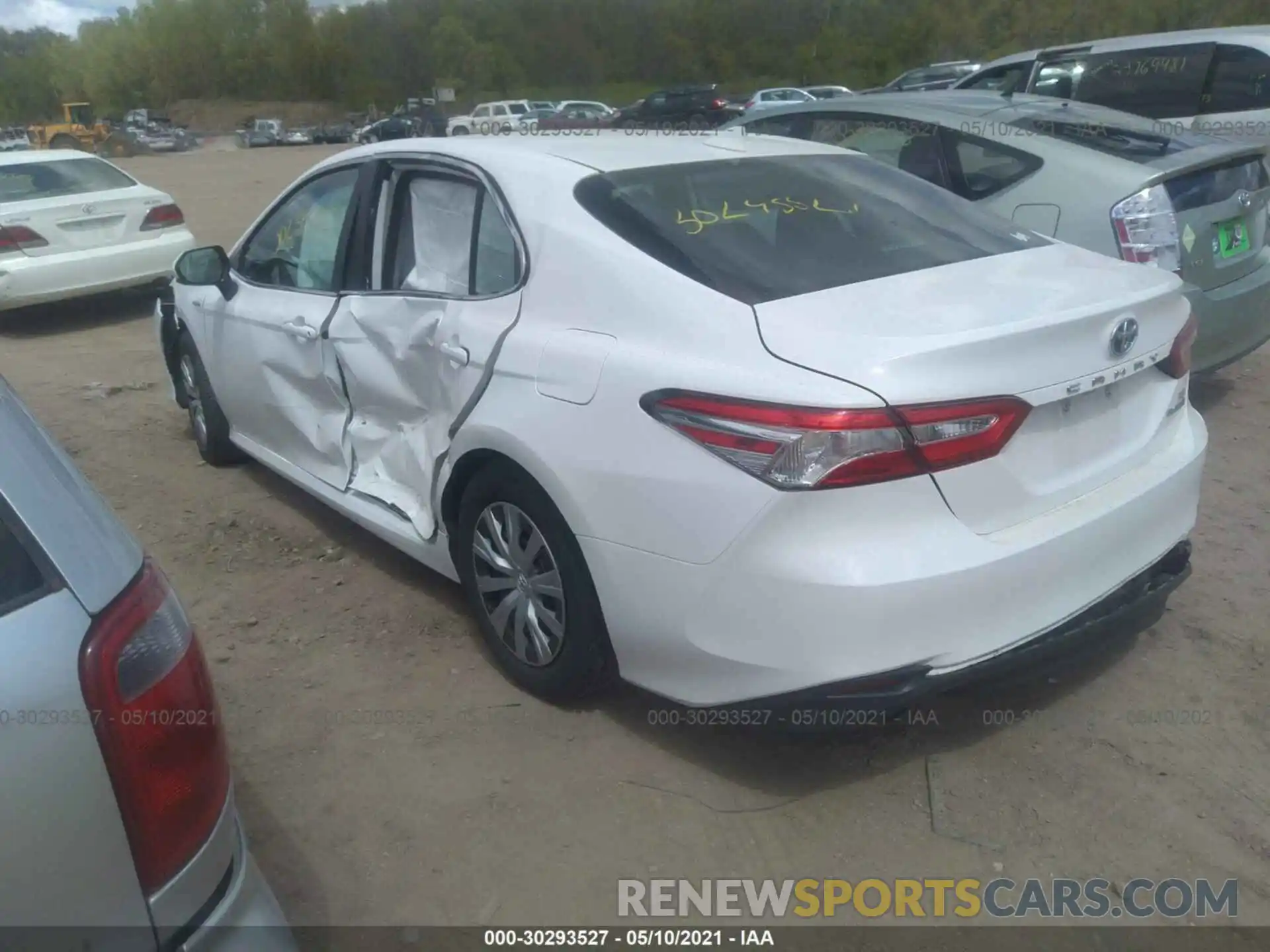 3 Photograph of a damaged car 4T1B31HK6KU510775 TOYOTA CAMRY 2019