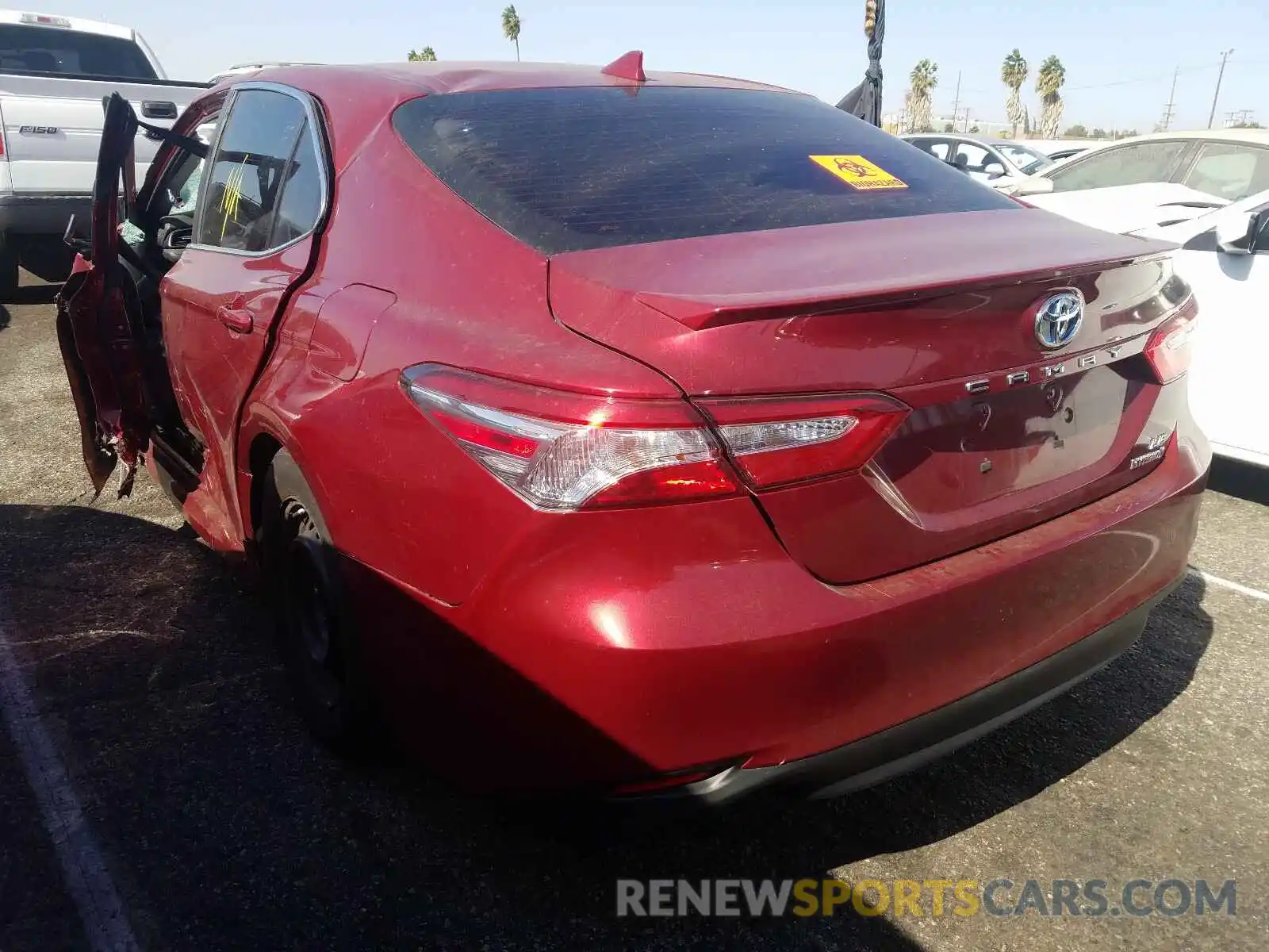 3 Photograph of a damaged car 4T1B31HK6KU511554 TOYOTA CAMRY 2019