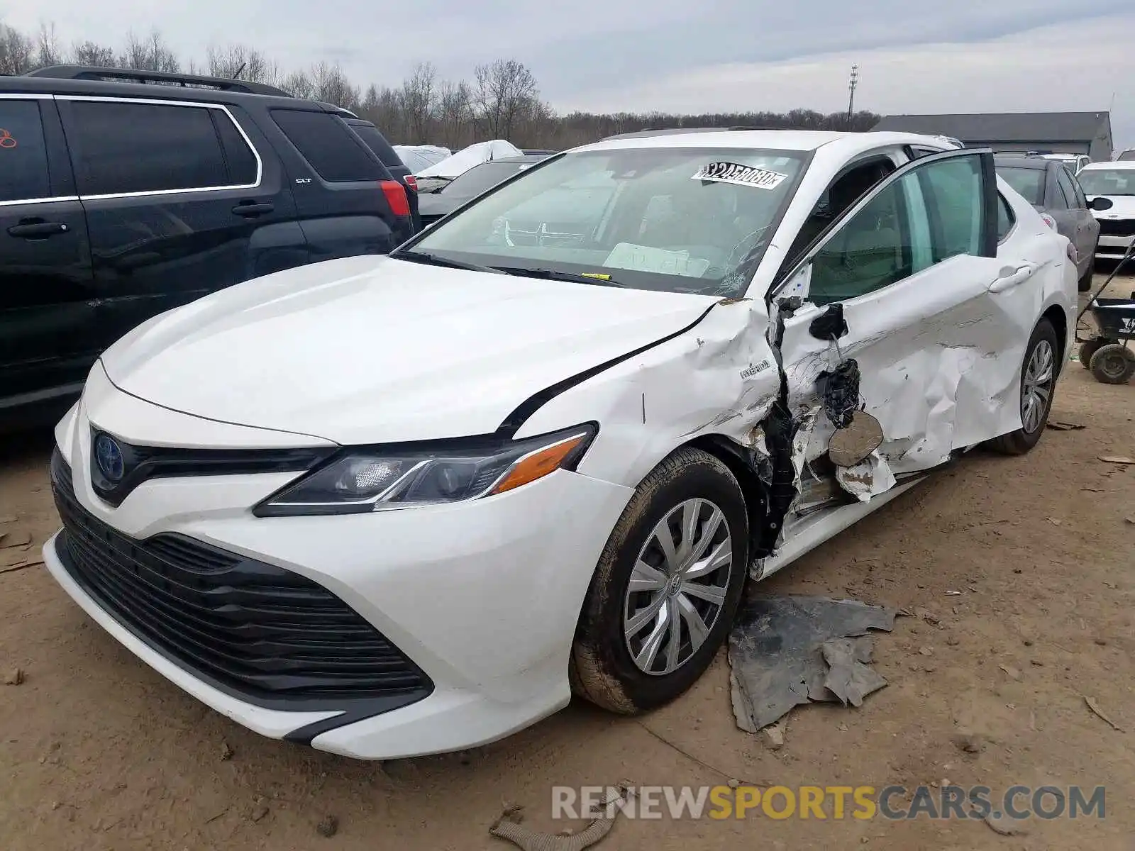 2 Photograph of a damaged car 4T1B31HK6KU511778 TOYOTA CAMRY 2019