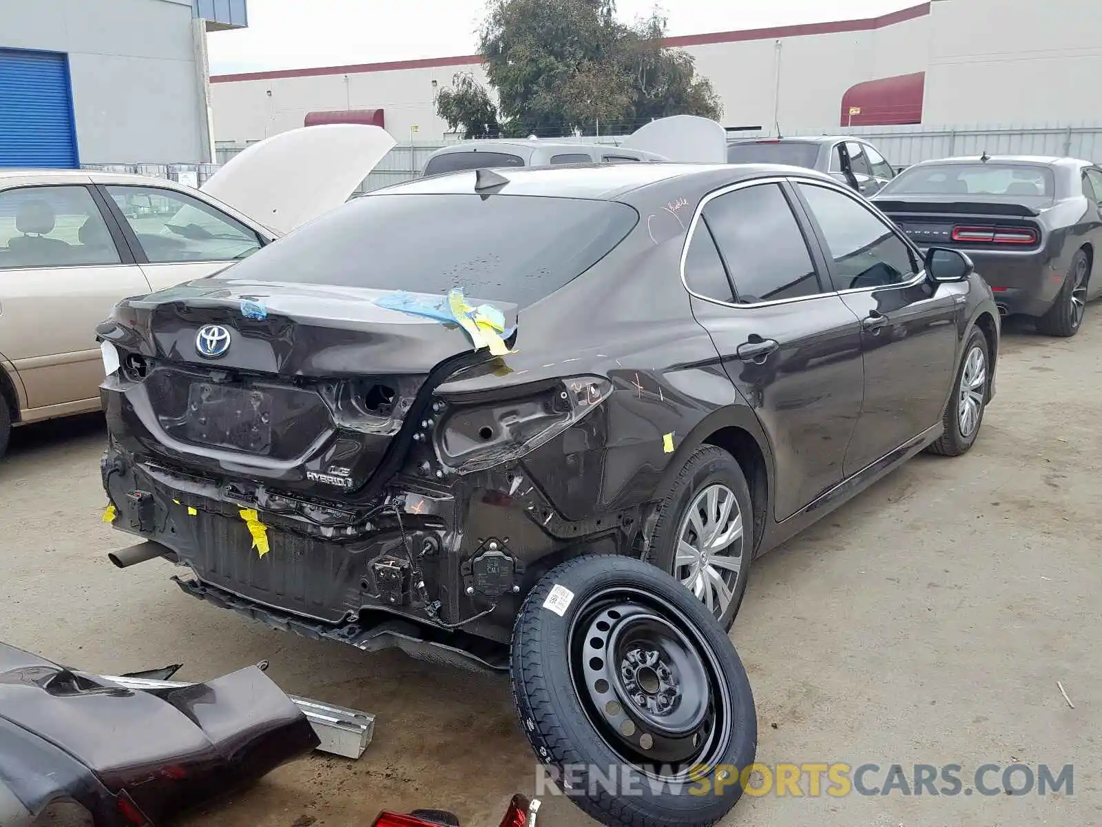 4 Photograph of a damaged car 4T1B31HK6KU511926 TOYOTA CAMRY 2019