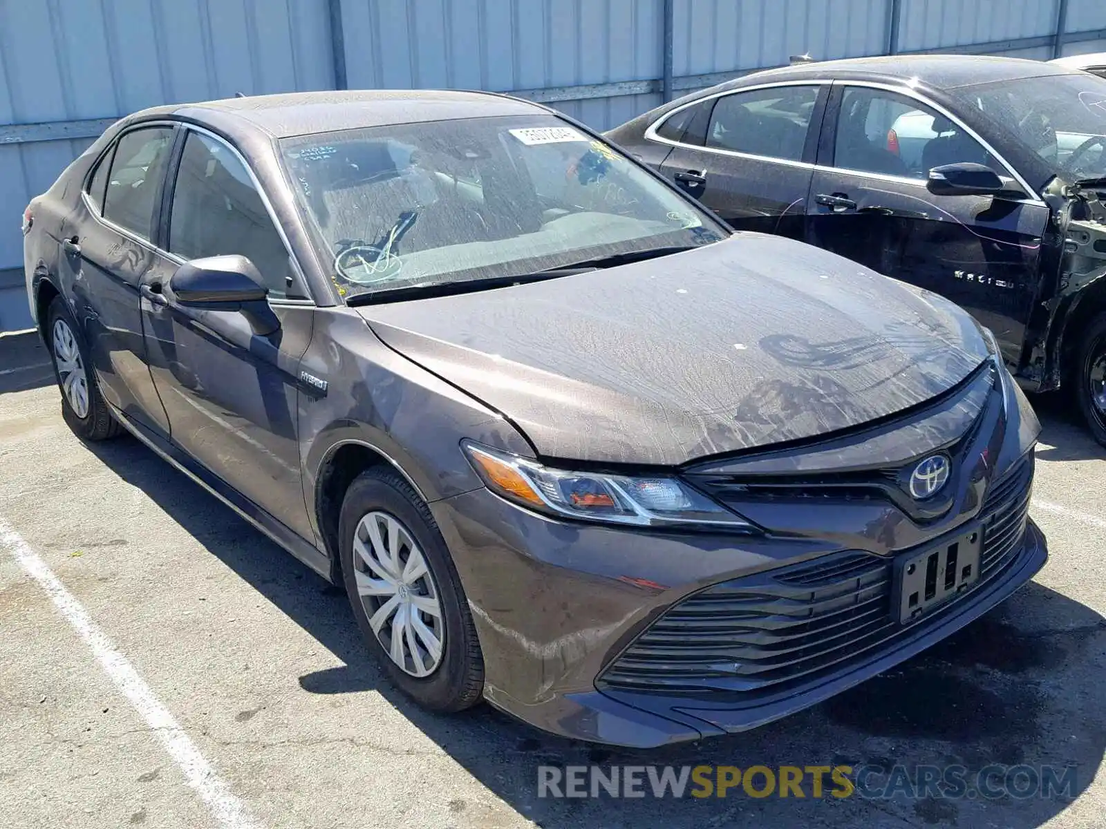 1 Photograph of a damaged car 4T1B31HK6KU512557 TOYOTA CAMRY 2019