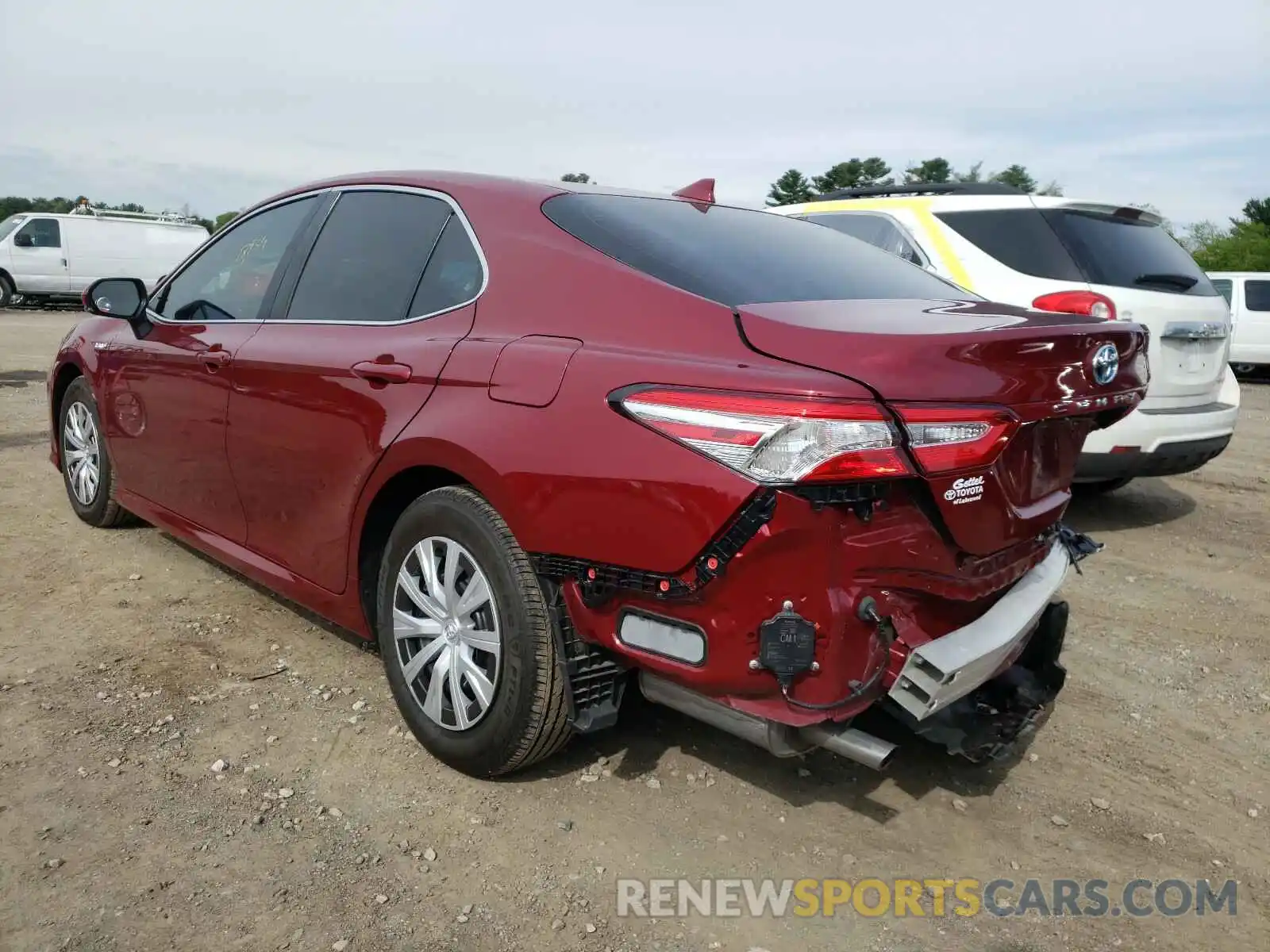 3 Photograph of a damaged car 4T1B31HK6KU513949 TOYOTA CAMRY 2019