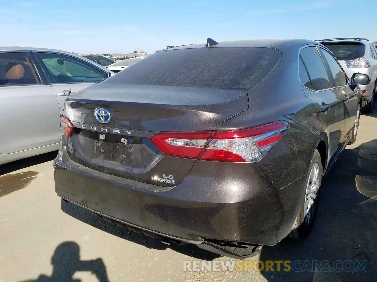 4 Photograph of a damaged car 4T1B31HK6KU514048 TOYOTA CAMRY 2019