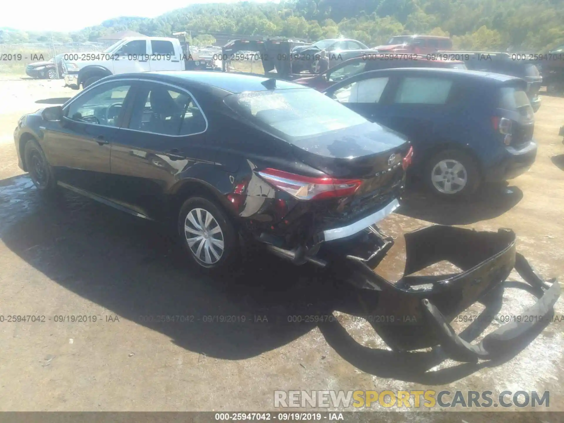 3 Photograph of a damaged car 4T1B31HK6KU514227 TOYOTA CAMRY 2019