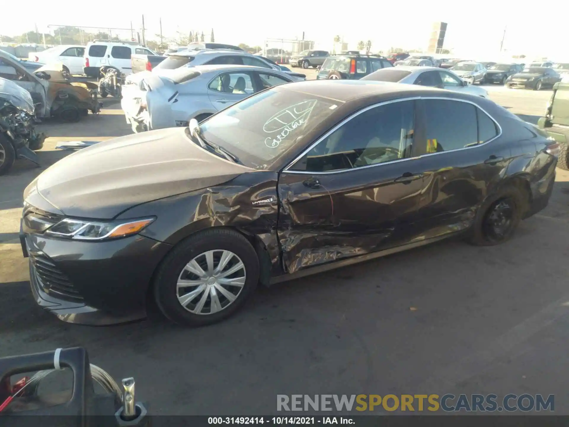 2 Photograph of a damaged car 4T1B31HK6KU515782 TOYOTA CAMRY 2019