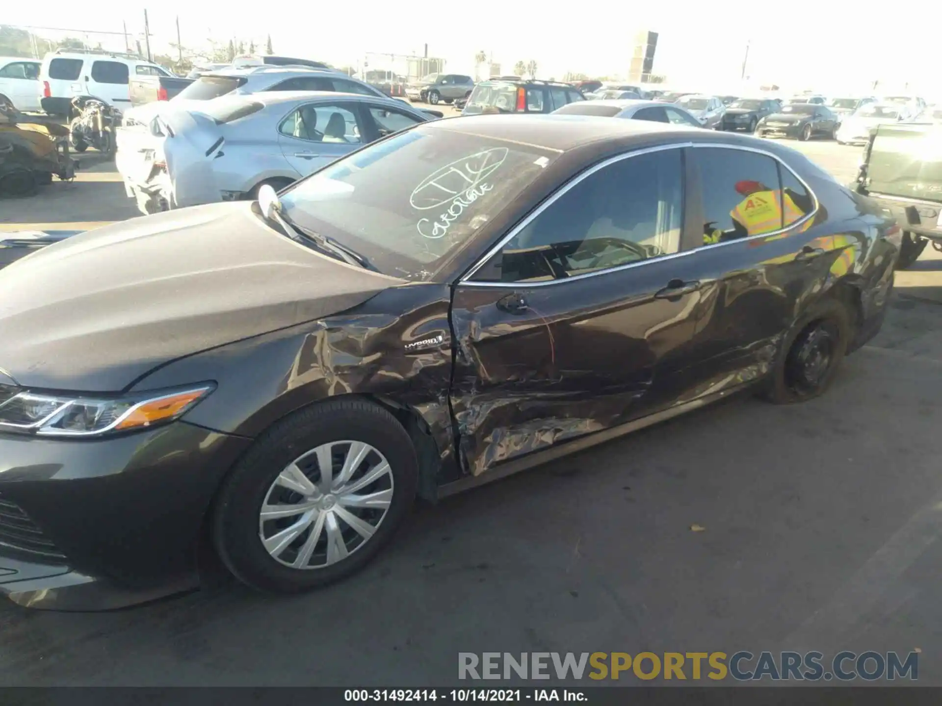 6 Photograph of a damaged car 4T1B31HK6KU515782 TOYOTA CAMRY 2019