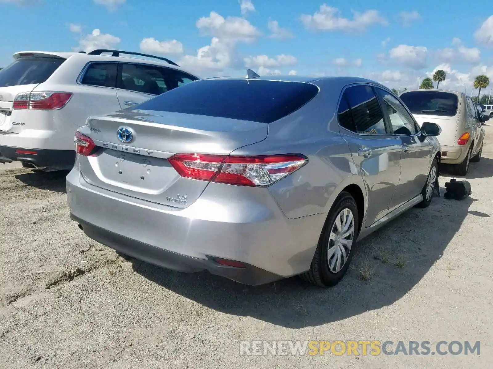 4 Photograph of a damaged car 4T1B31HK7KU005201 TOYOTA CAMRY 2019