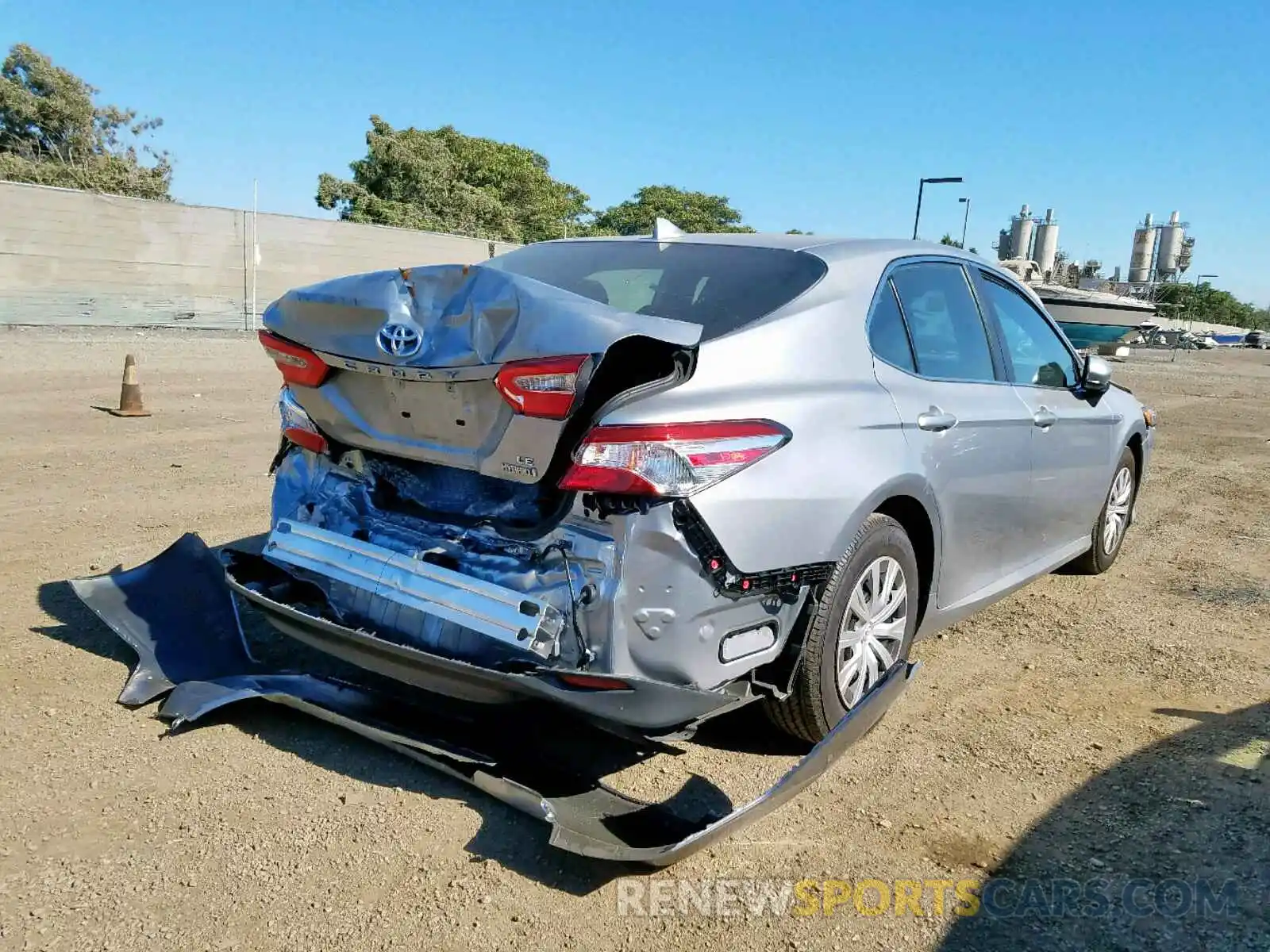 4 Photograph of a damaged car 4T1B31HK7KU006493 TOYOTA CAMRY 2019