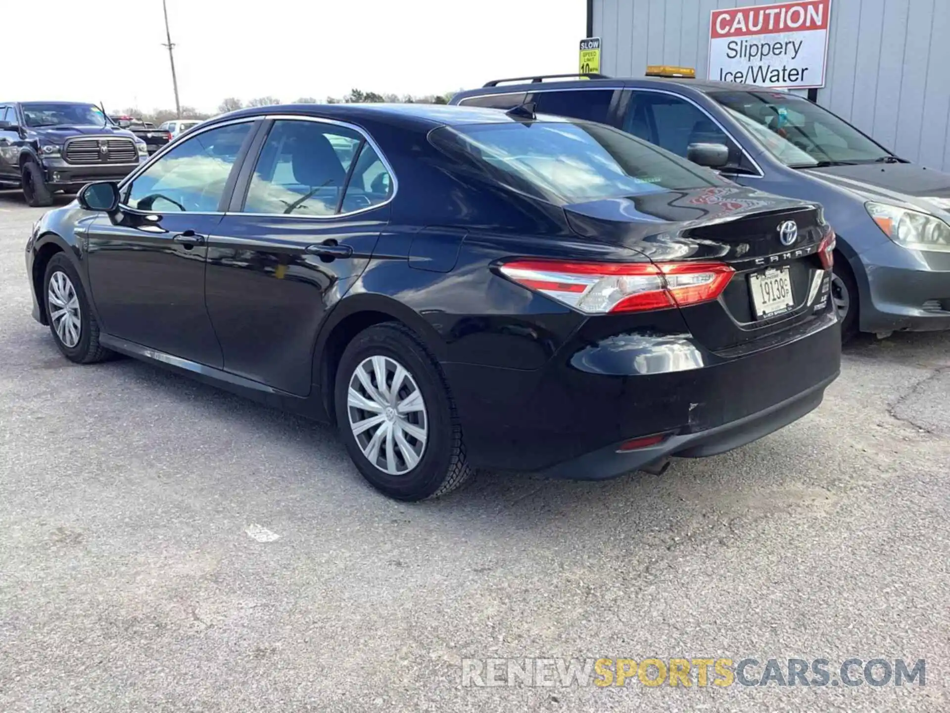 6 Photograph of a damaged car 4T1B31HK7KU512339 TOYOTA CAMRY 2019