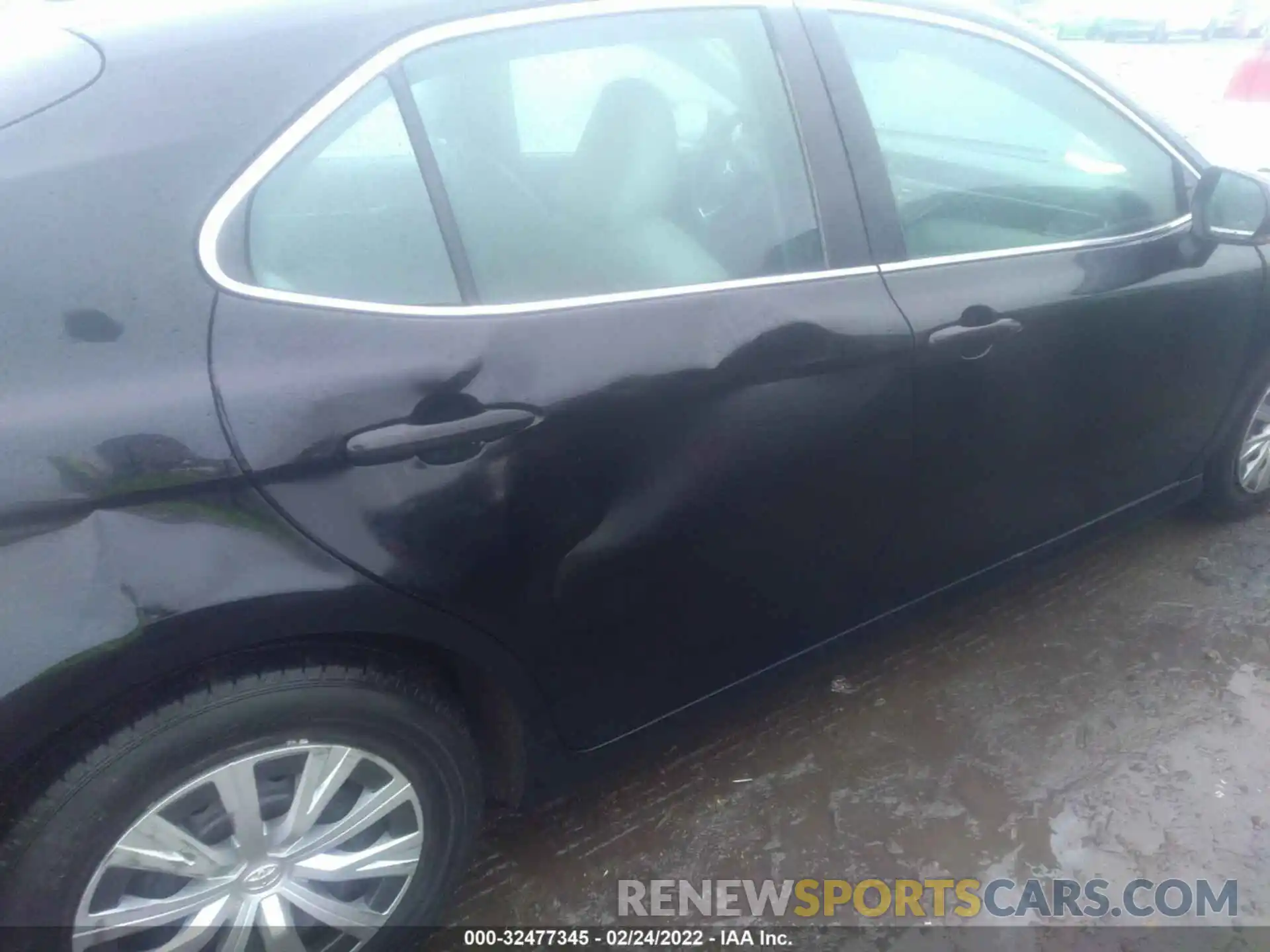 6 Photograph of a damaged car 4T1B31HK7KU512485 TOYOTA CAMRY 2019