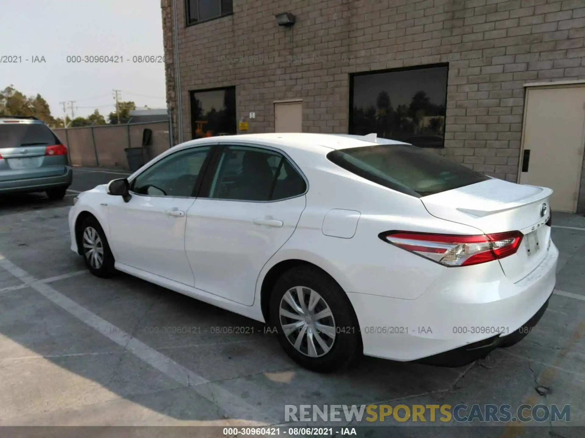 3 Photograph of a damaged car 4T1B31HK7KU513099 TOYOTA CAMRY 2019