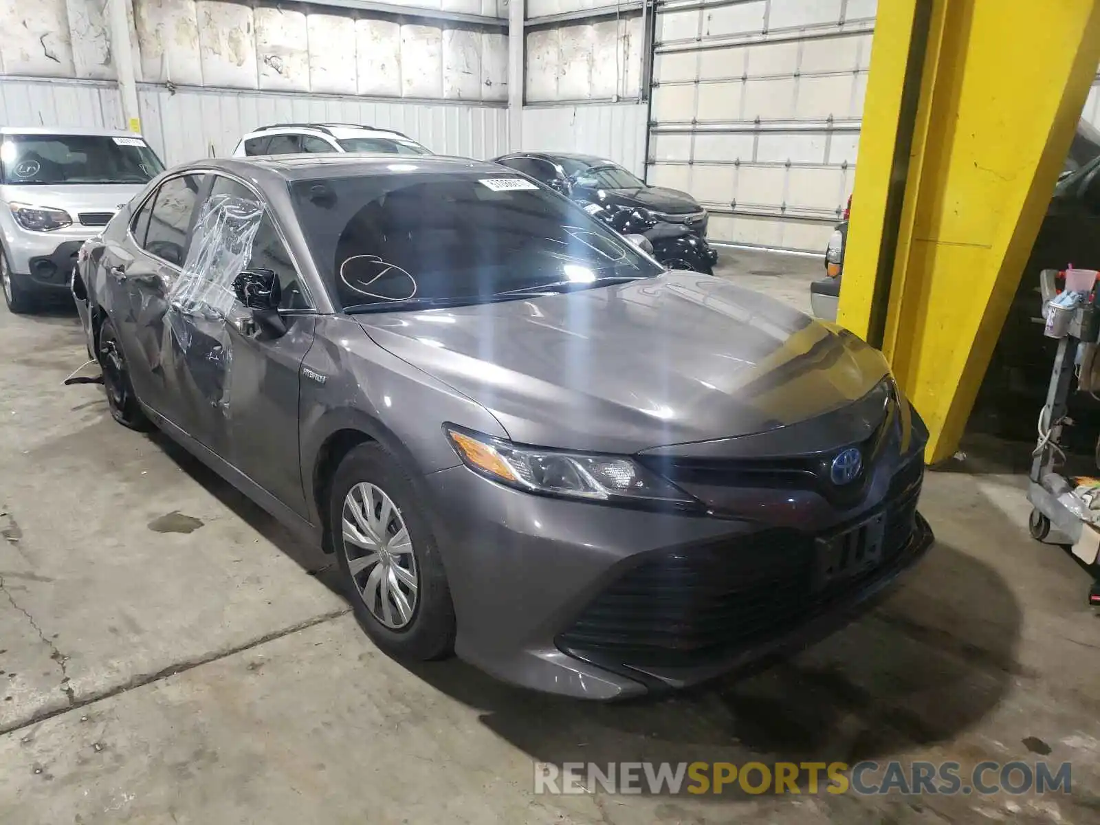 1 Photograph of a damaged car 4T1B31HK8KU005451 TOYOTA CAMRY 2019