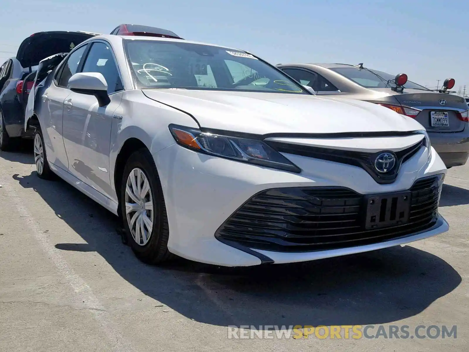 1 Photograph of a damaged car 4T1B31HK8KU005823 TOYOTA CAMRY 2019