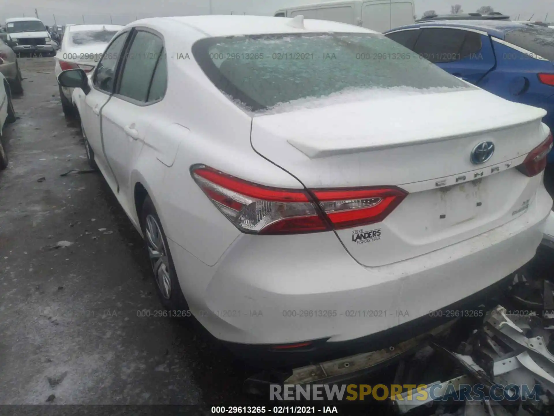 3 Photograph of a damaged car 4T1B31HK8KU510812 TOYOTA CAMRY 2019