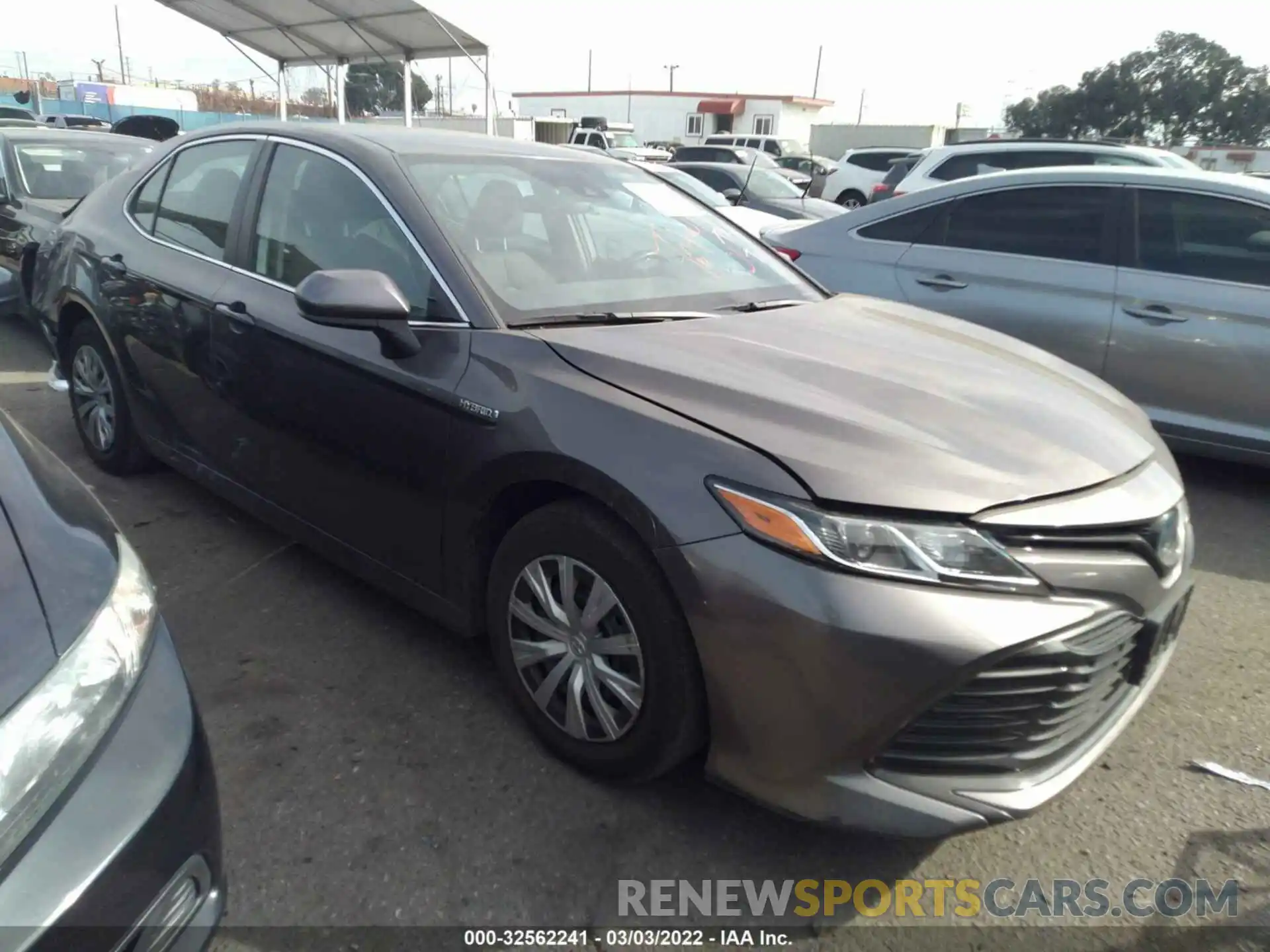 1 Photograph of a damaged car 4T1B31HK8KU511510 TOYOTA CAMRY 2019