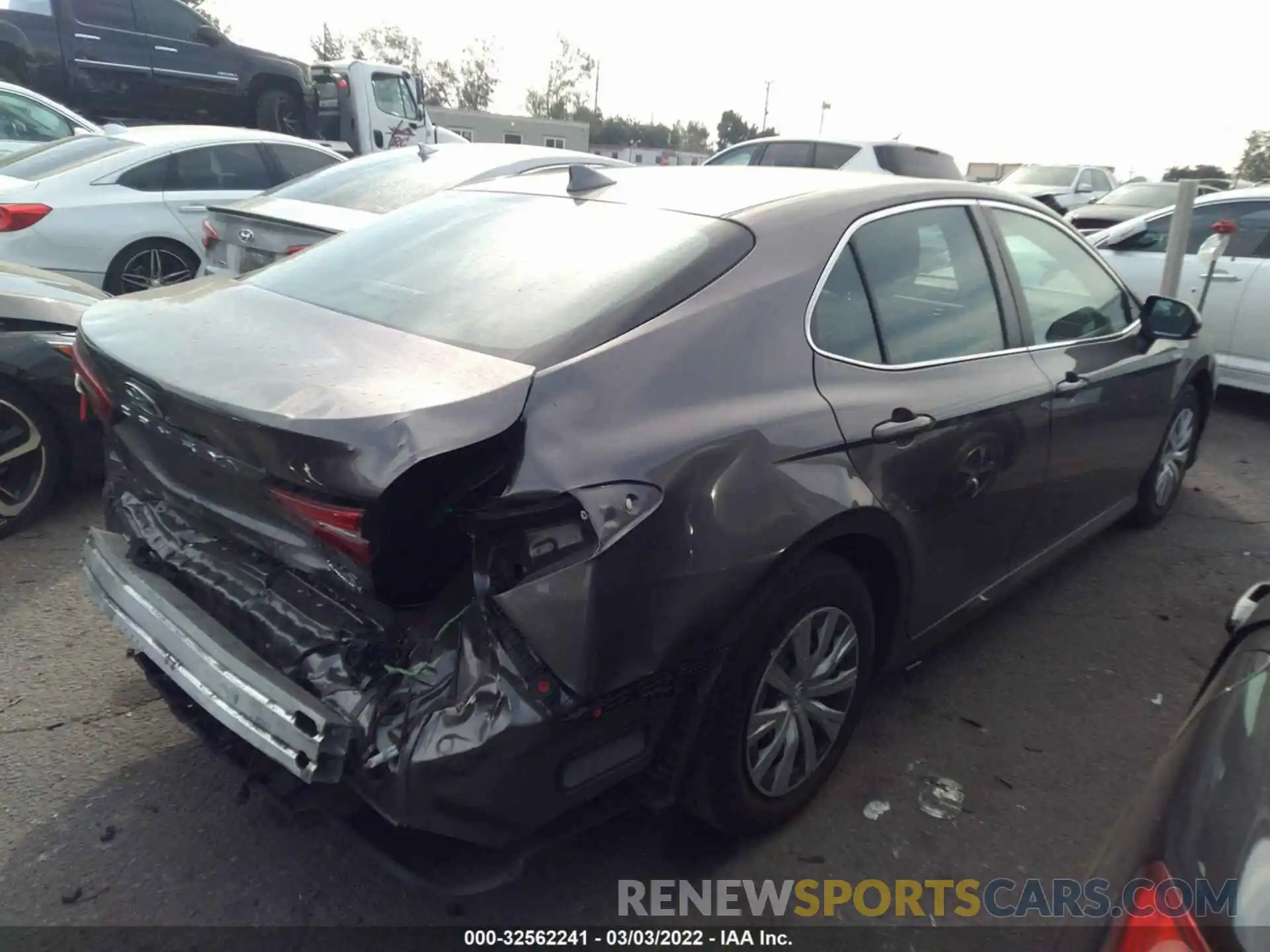 4 Photograph of a damaged car 4T1B31HK8KU511510 TOYOTA CAMRY 2019