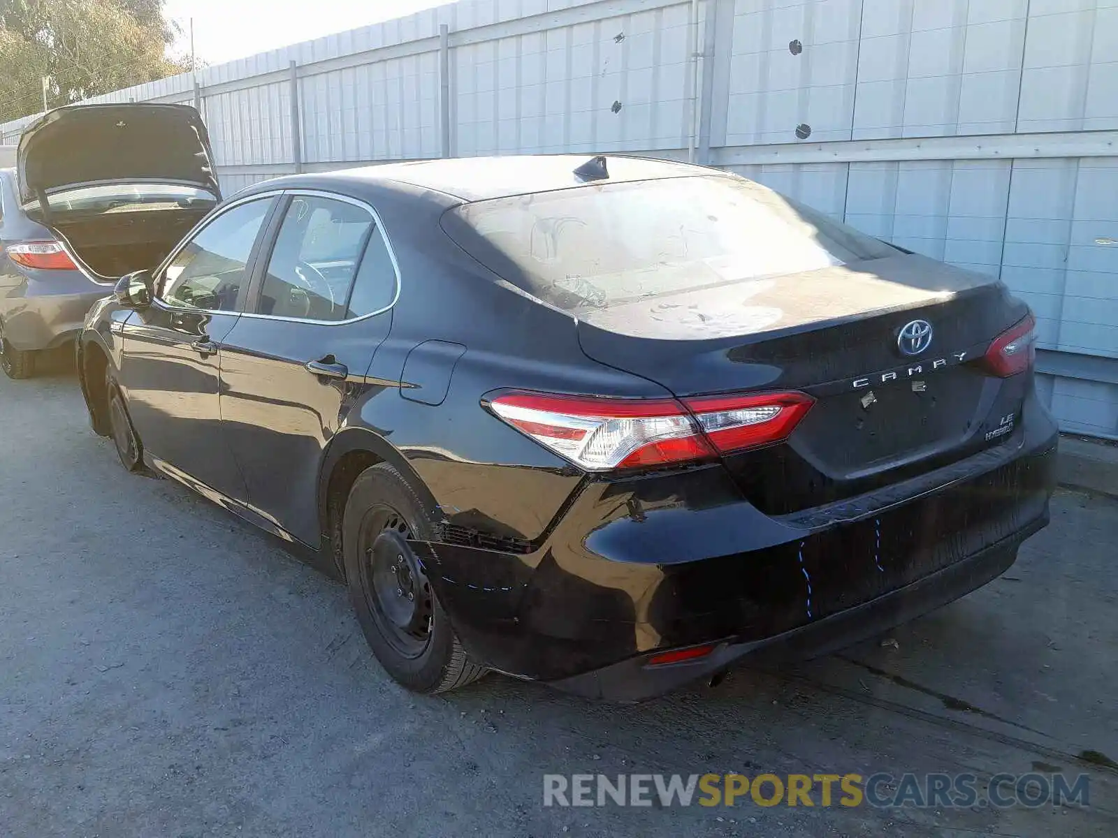 3 Photograph of a damaged car 4T1B31HK8KU512107 TOYOTA CAMRY 2019