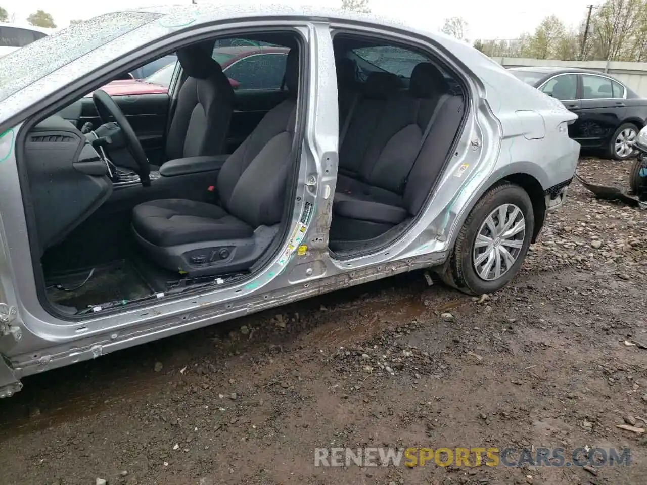 9 Photograph of a damaged car 4T1B31HK8KU513094 TOYOTA CAMRY 2019