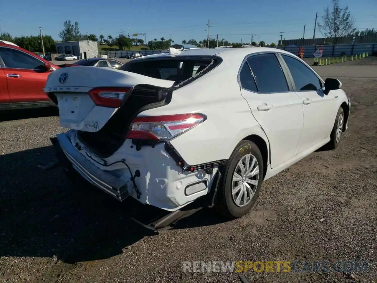 4 Photograph of a damaged car 4T1B31HK8KU516819 TOYOTA CAMRY 2019