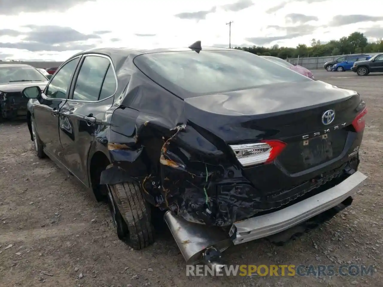 3 Photograph of a damaged car 4T1B31HK8KU517467 TOYOTA CAMRY 2019