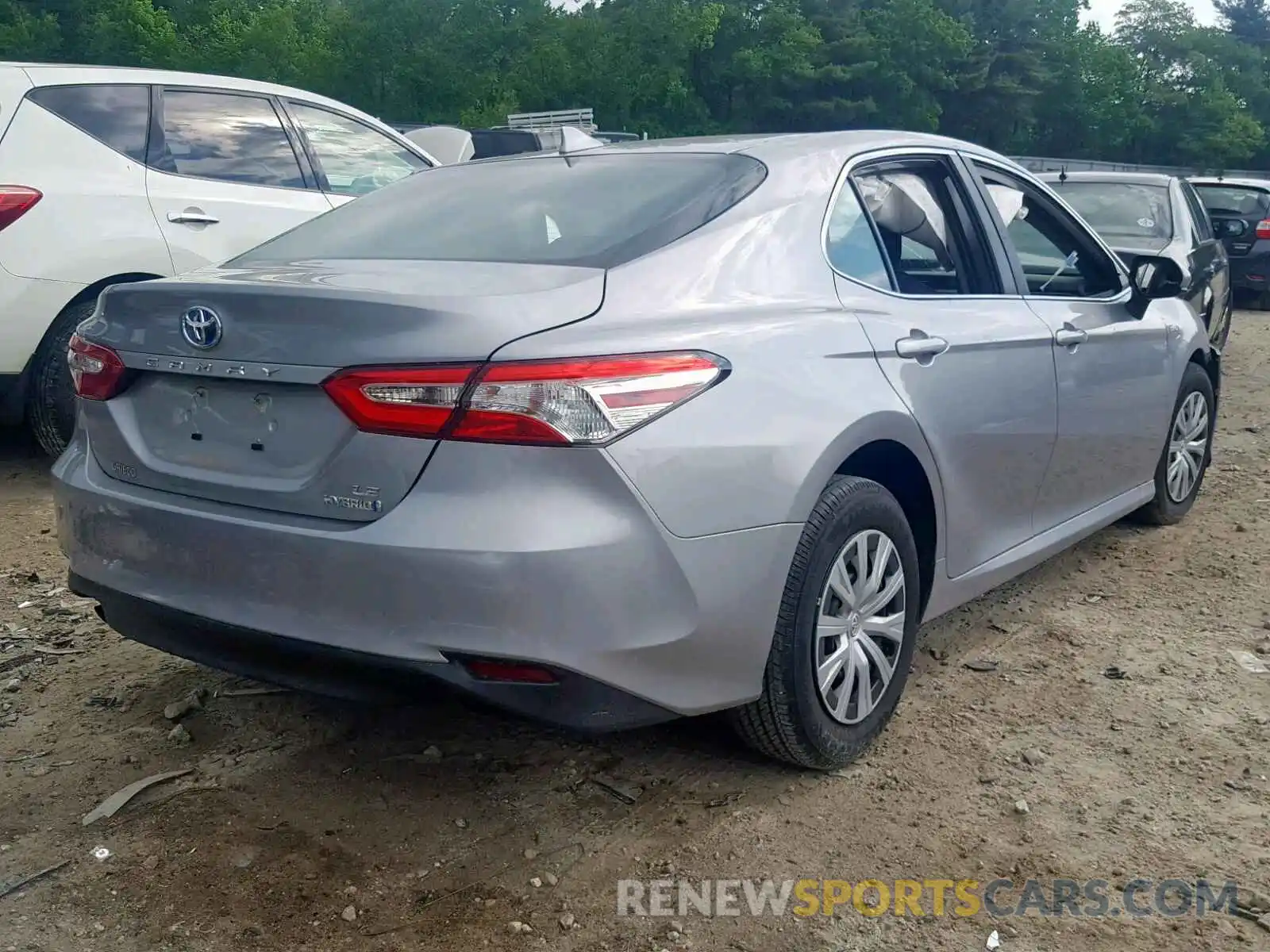 4 Photograph of a damaged car 4T1B31HK9KU004955 TOYOTA CAMRY 2019