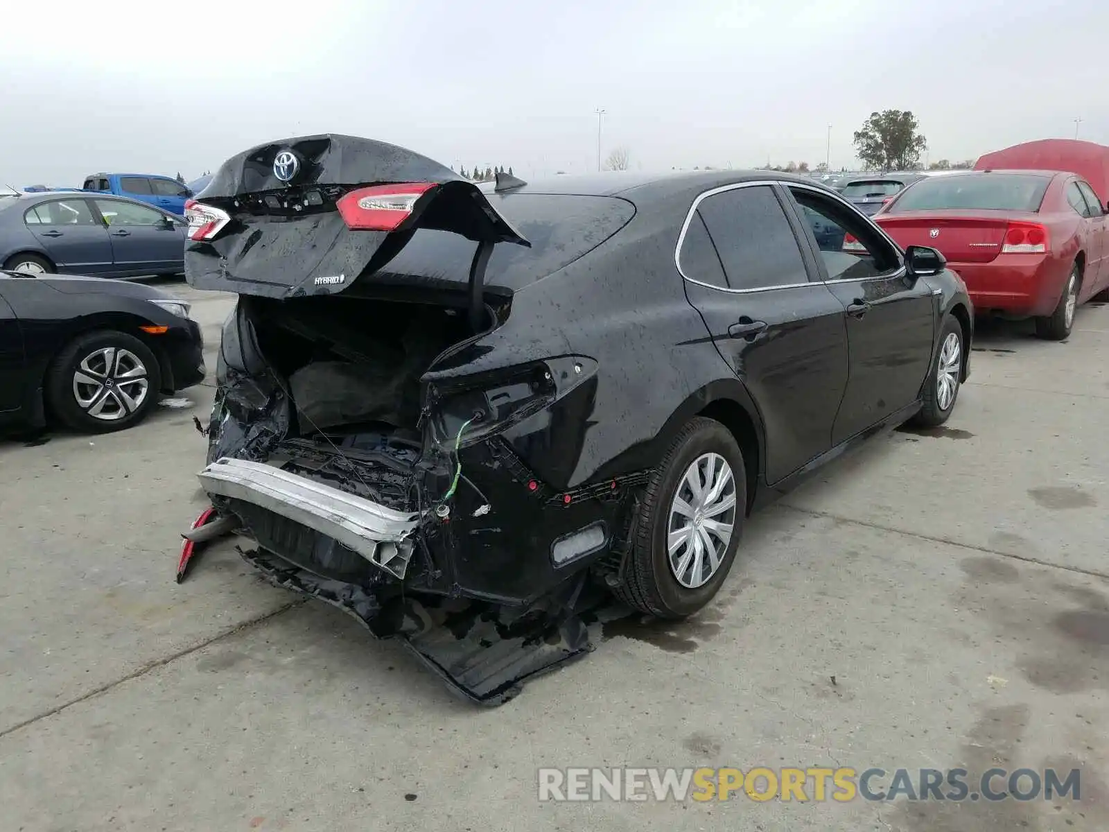 4 Photograph of a damaged car 4T1B31HK9KU007886 TOYOTA CAMRY 2019