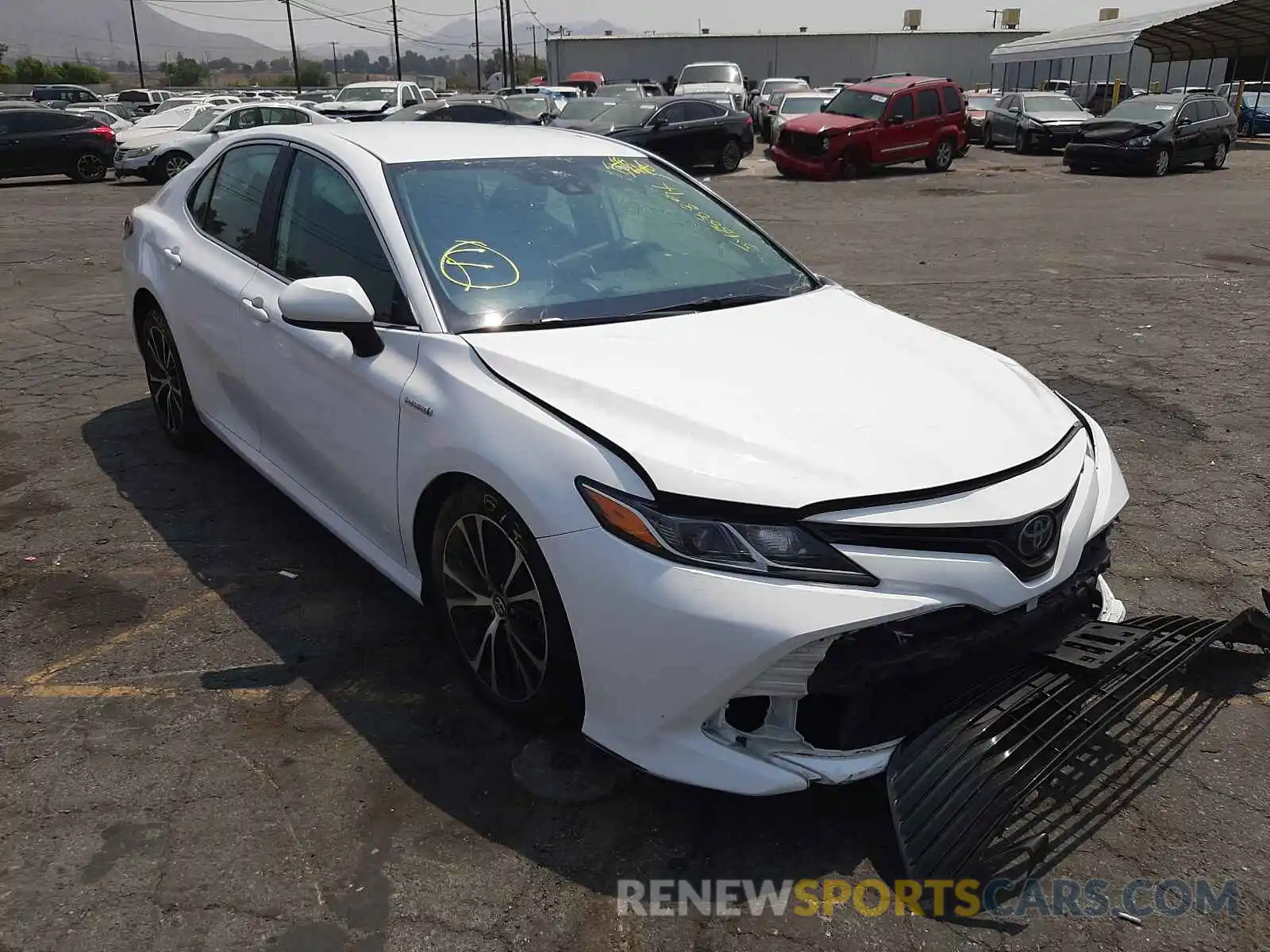 1 Photograph of a damaged car 4T1B31HK9KU008259 TOYOTA CAMRY 2019