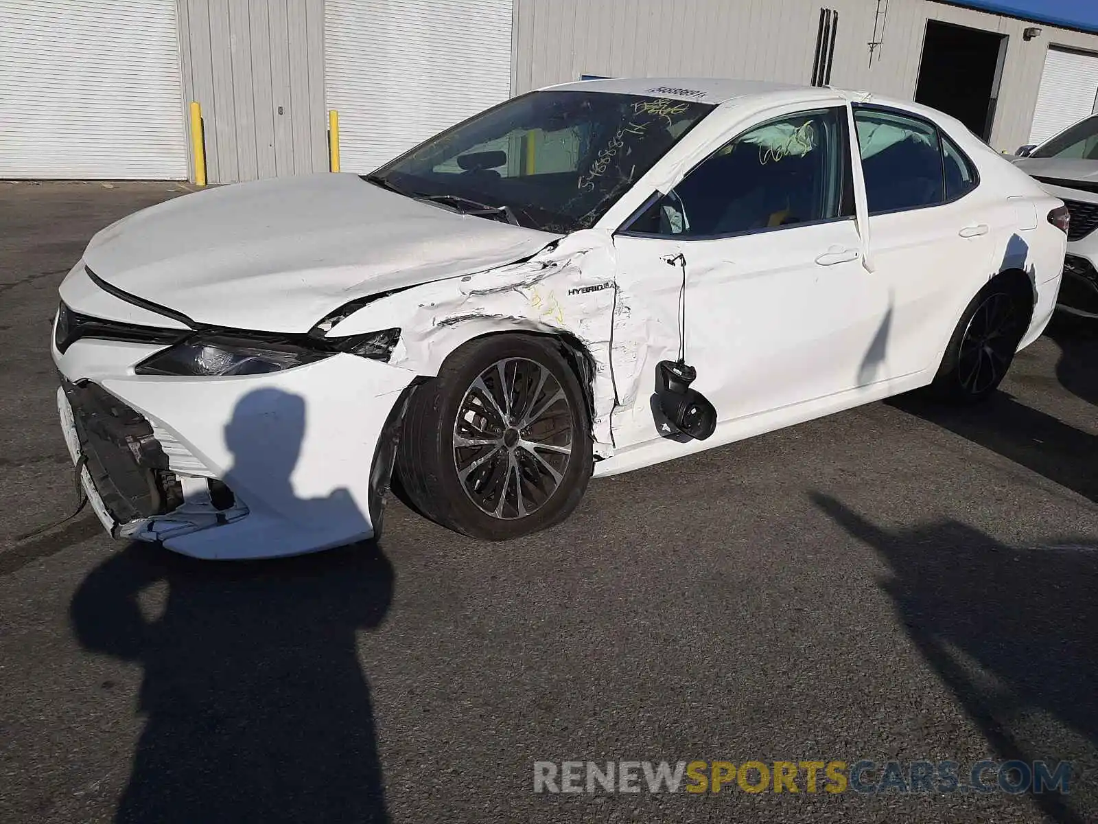 2 Photograph of a damaged car 4T1B31HK9KU008259 TOYOTA CAMRY 2019