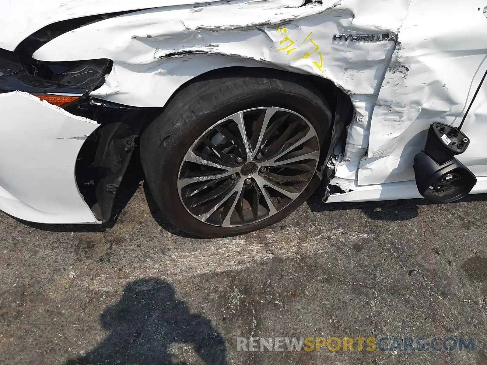 9 Photograph of a damaged car 4T1B31HK9KU008259 TOYOTA CAMRY 2019