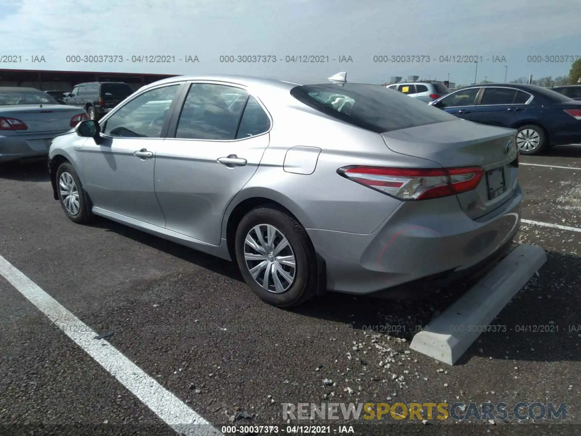 3 Photograph of a damaged car 4T1B31HK9KU009136 TOYOTA CAMRY 2019