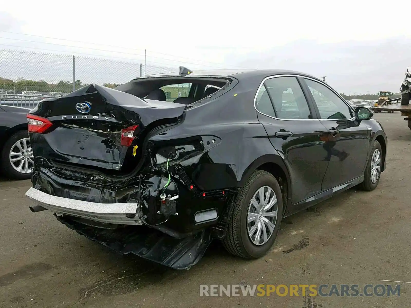 4 Photograph of a damaged car 4T1B31HK9KU511872 TOYOTA CAMRY 2019