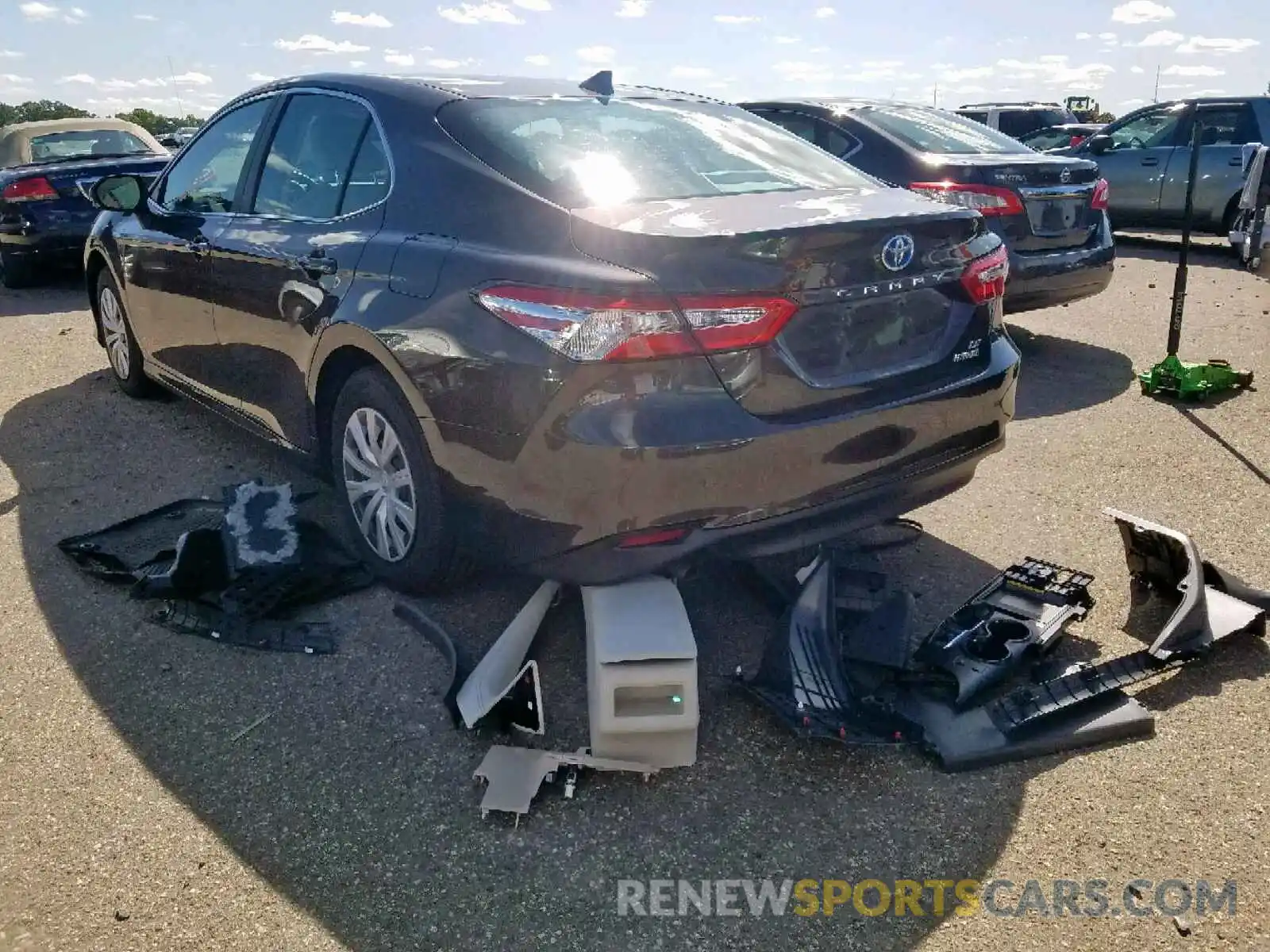 3 Photograph of a damaged car 4T1B31HK9KU512228 TOYOTA CAMRY 2019